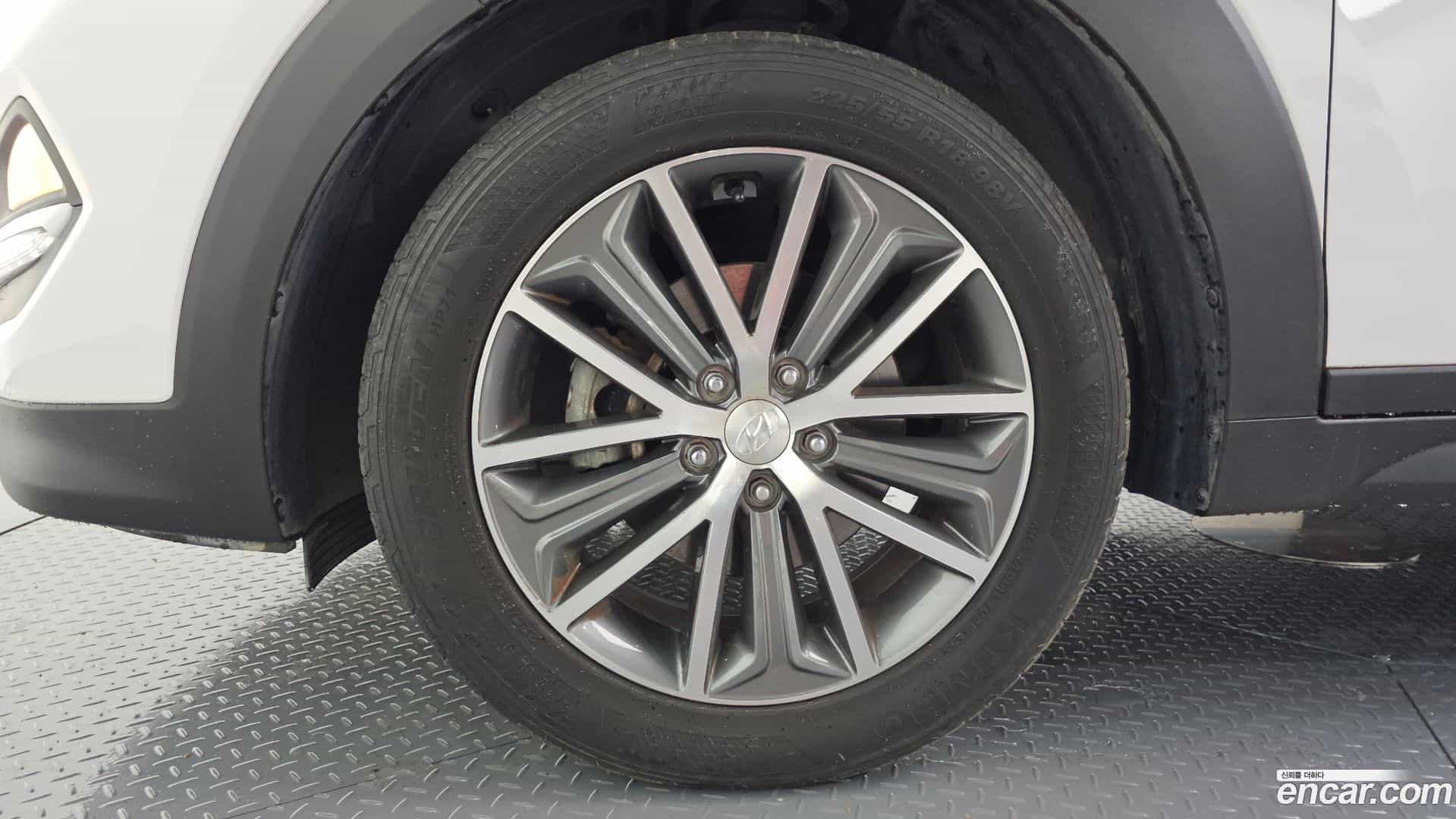 Tucson Hyundai 2015.2-OUTER-005