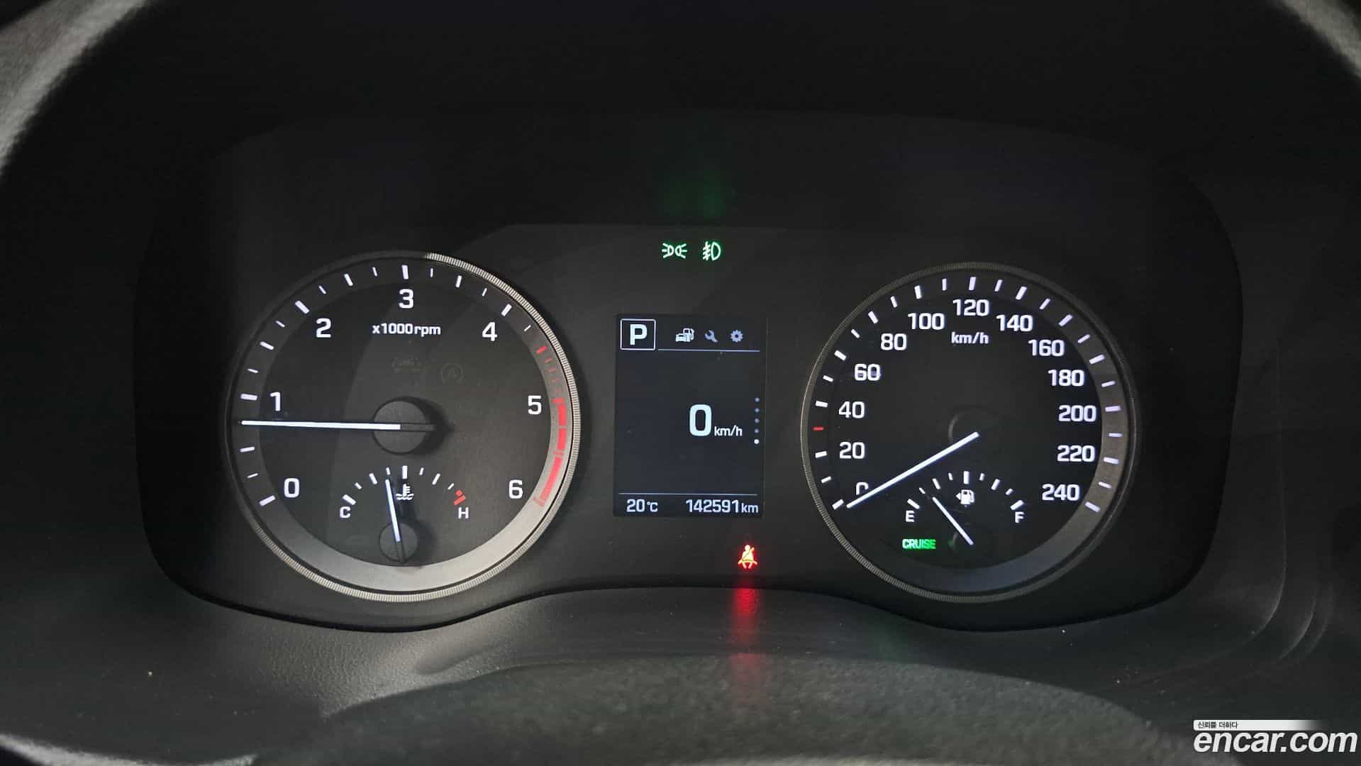 Tucson Hyundai 2015.2-INNER-008