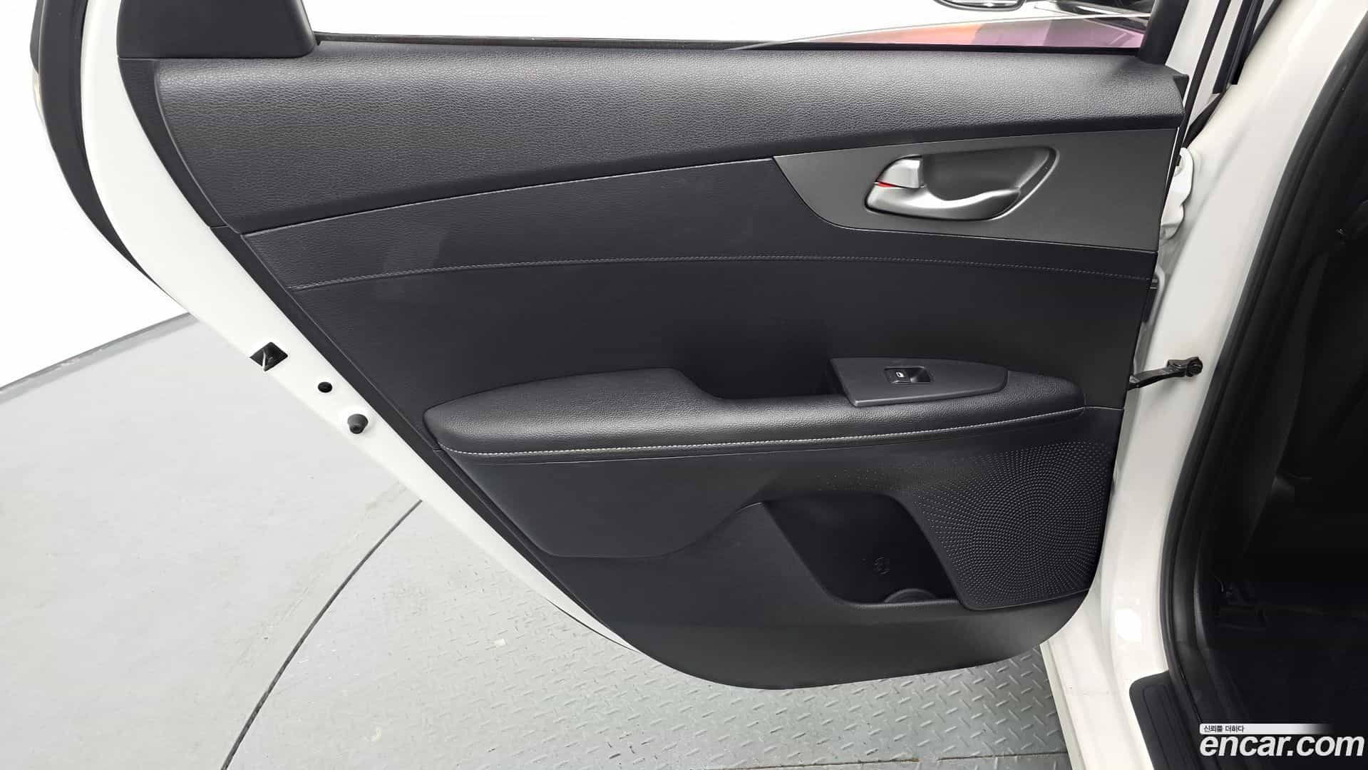 K3 Kia 2019.0-INNER-035