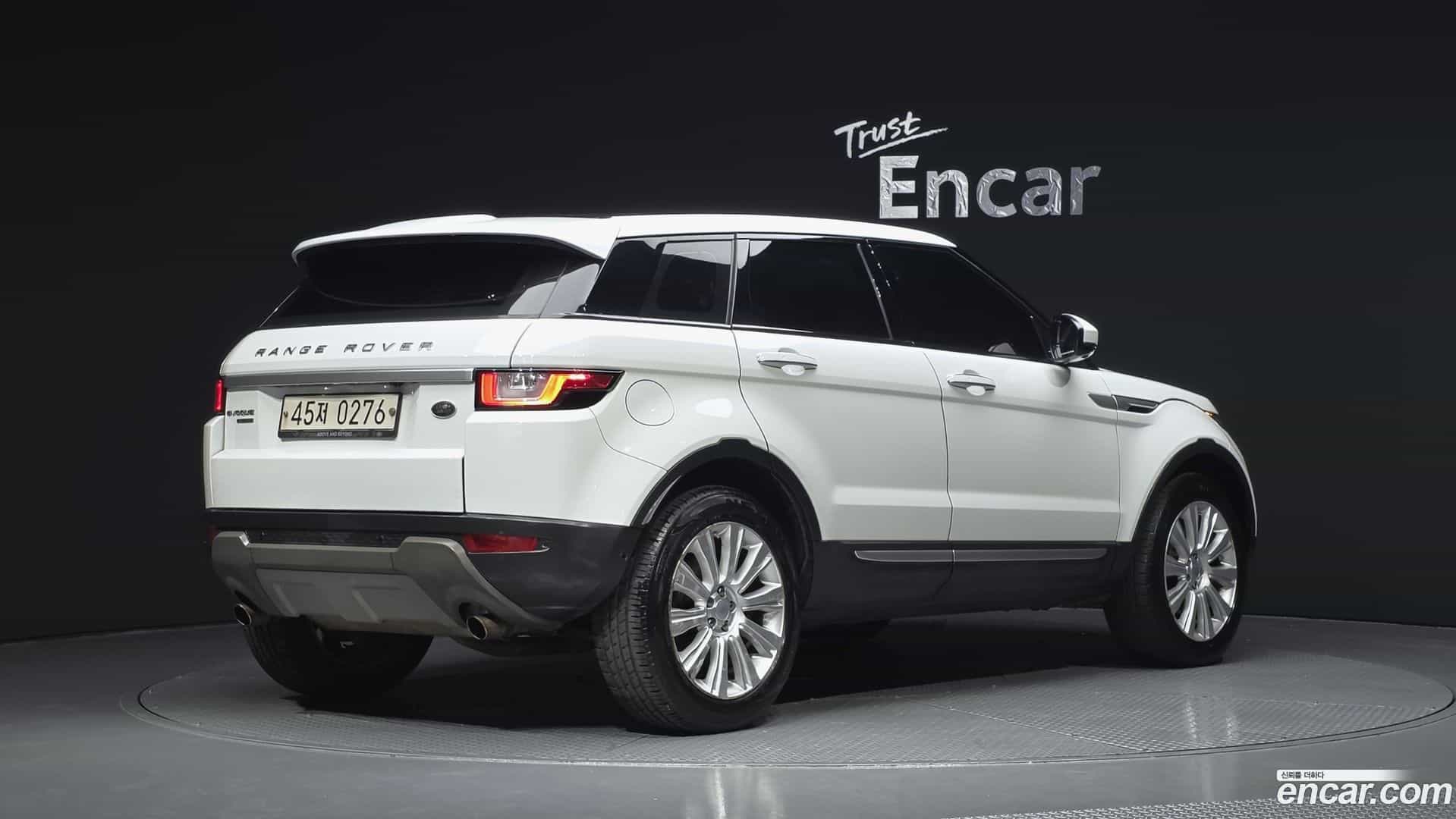 Range Rover Evoque Land Rover 2016.0-OUTER-002