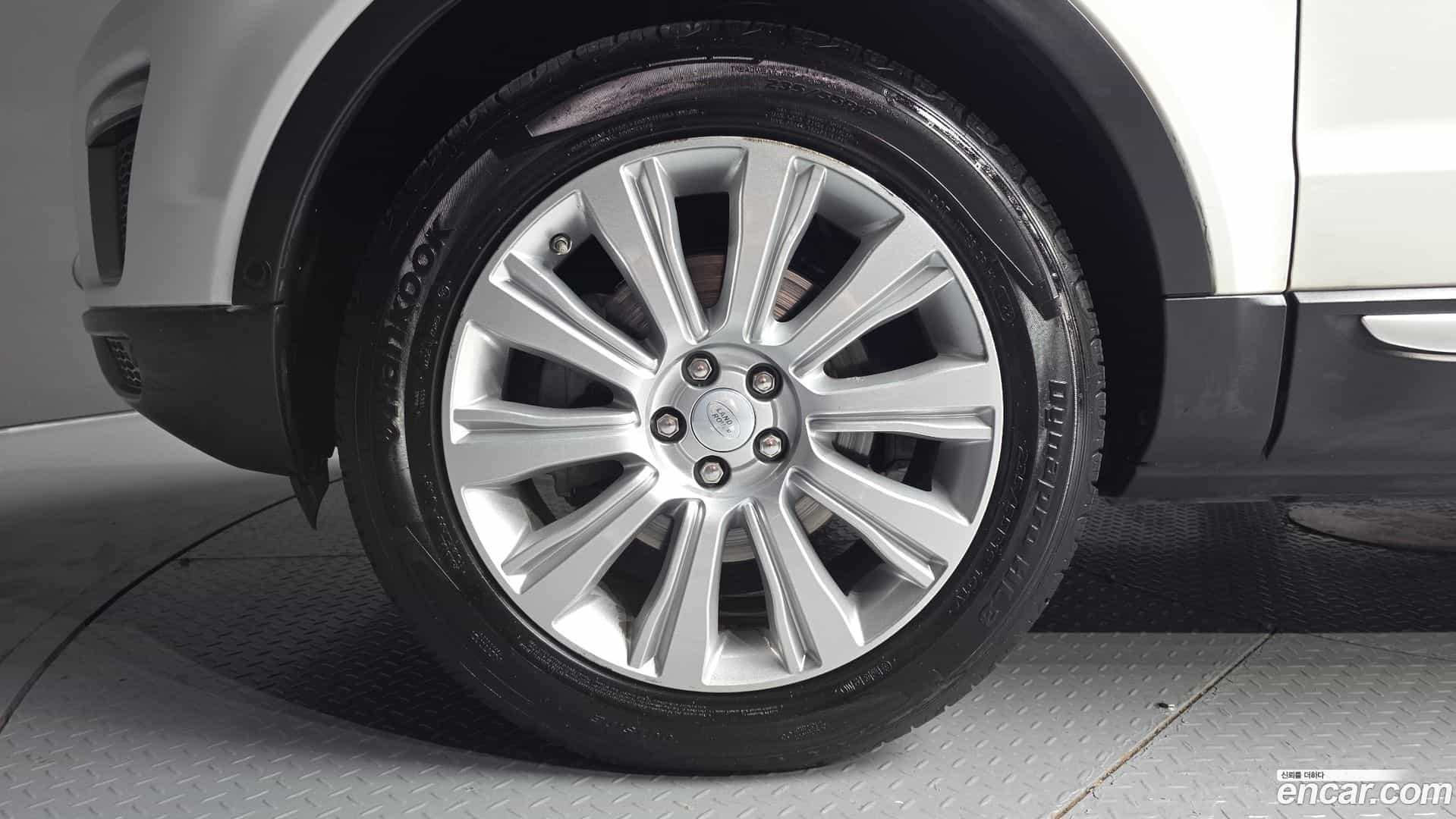 Range Rover Evoque Land Rover 2016.0-OUTER-005