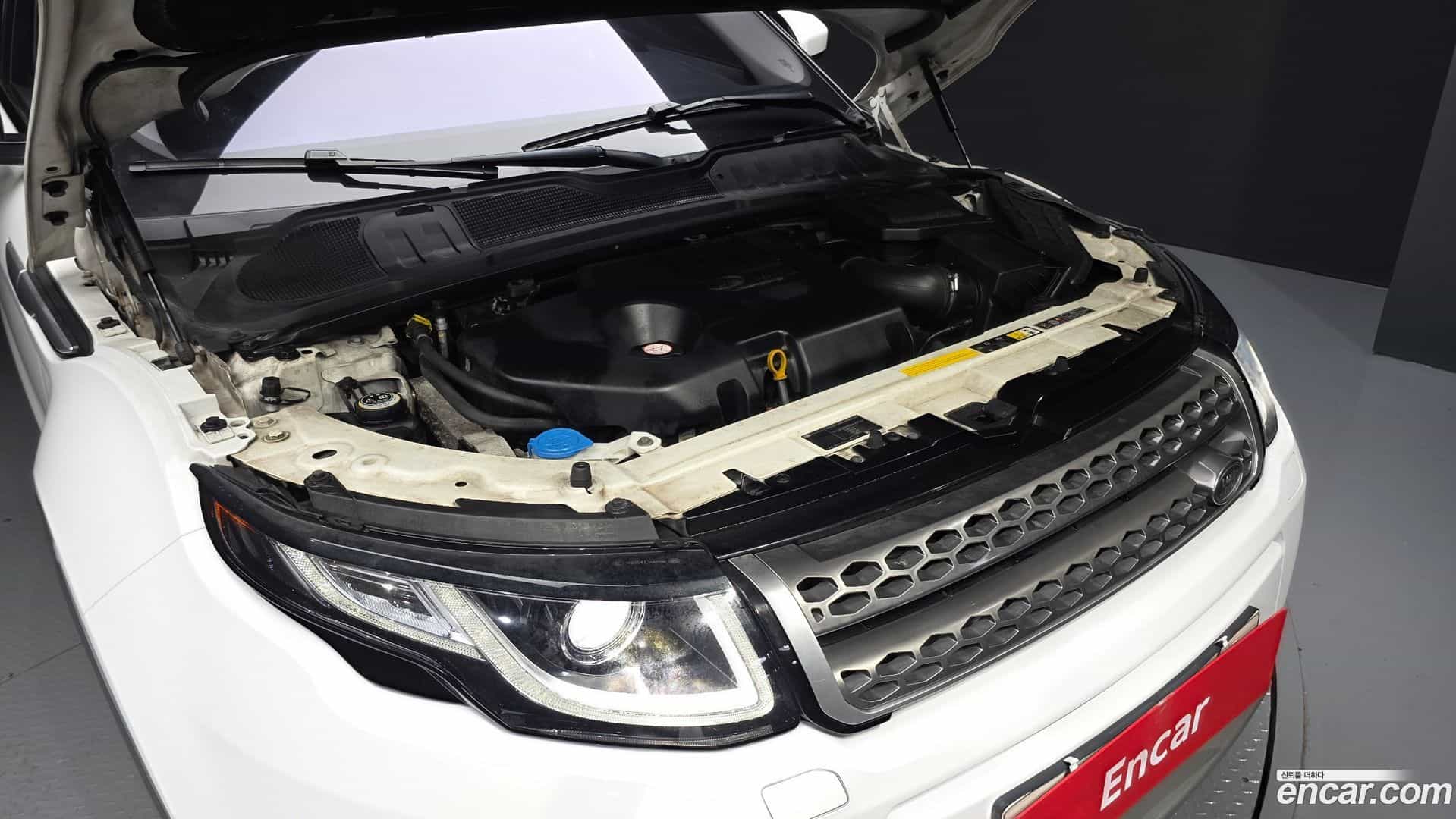 Range Rover Evoque Land Rover 2016.0-OUTER-006