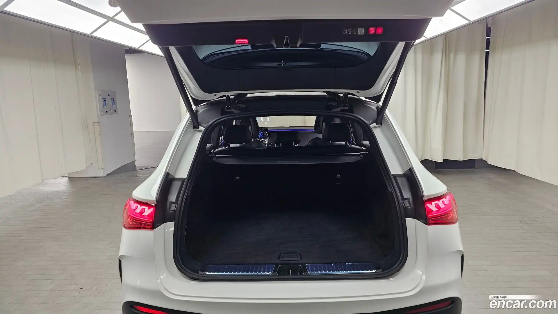 EQE Mercedes-Benz 2023.8-OPTION-023