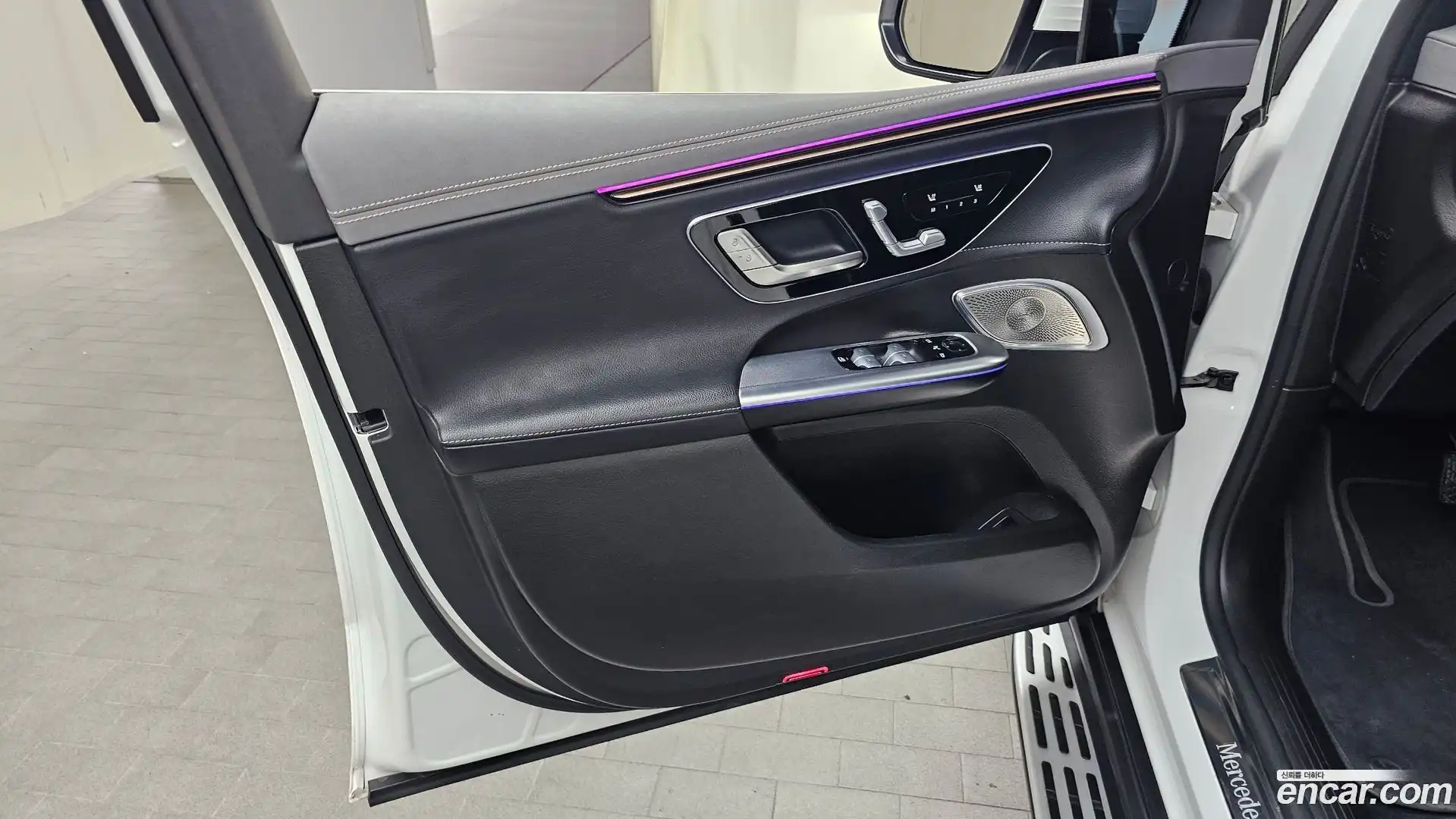 EQE Mercedes-Benz 2023.8-INNER-034