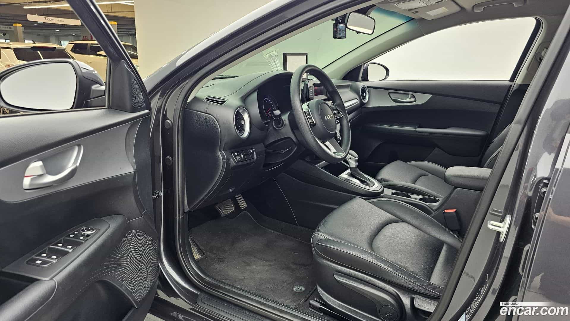 K3 Kia 2023.1-INNER-010