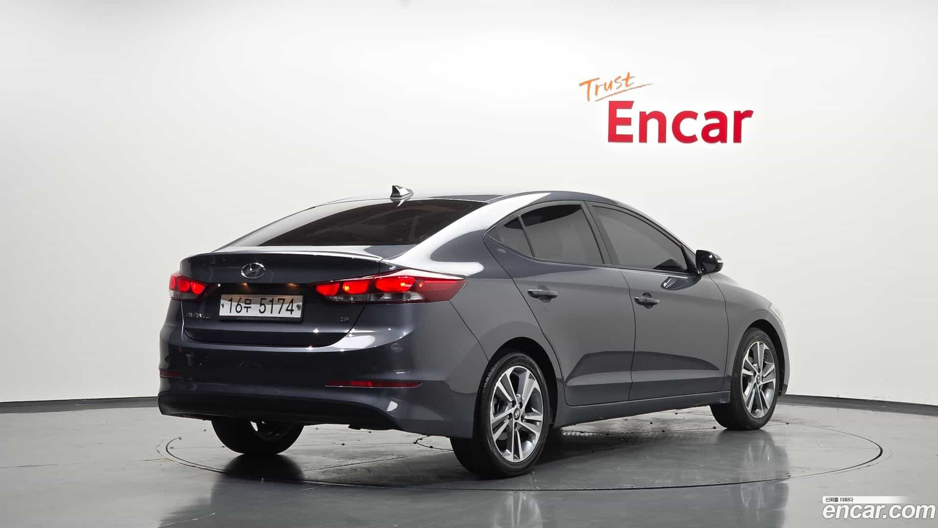 AVANTE Hyundai 2018.0-OUTER-002