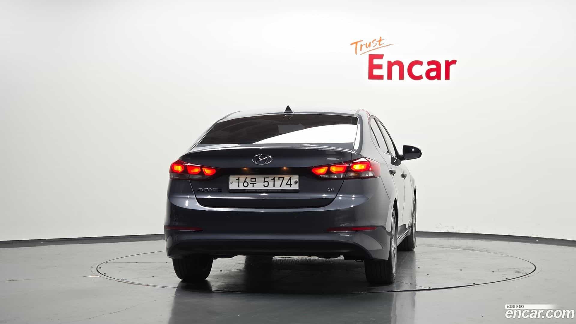 AVANTE Hyundai 2018.0-OUTER-004
