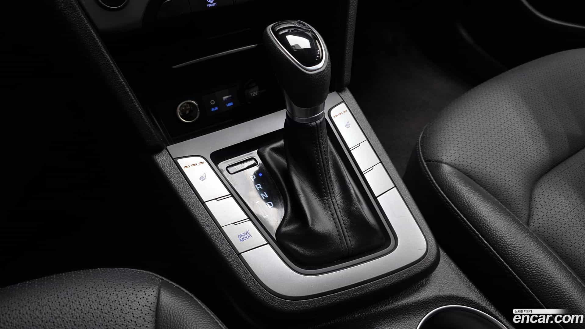 AVANTE Hyundai 2018.0-INNER-009
