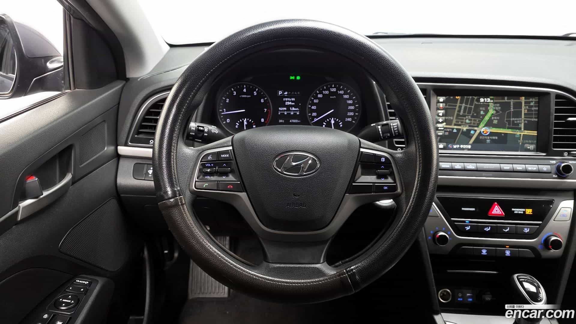 AVANTE Hyundai 2018.0-OPTION-017
