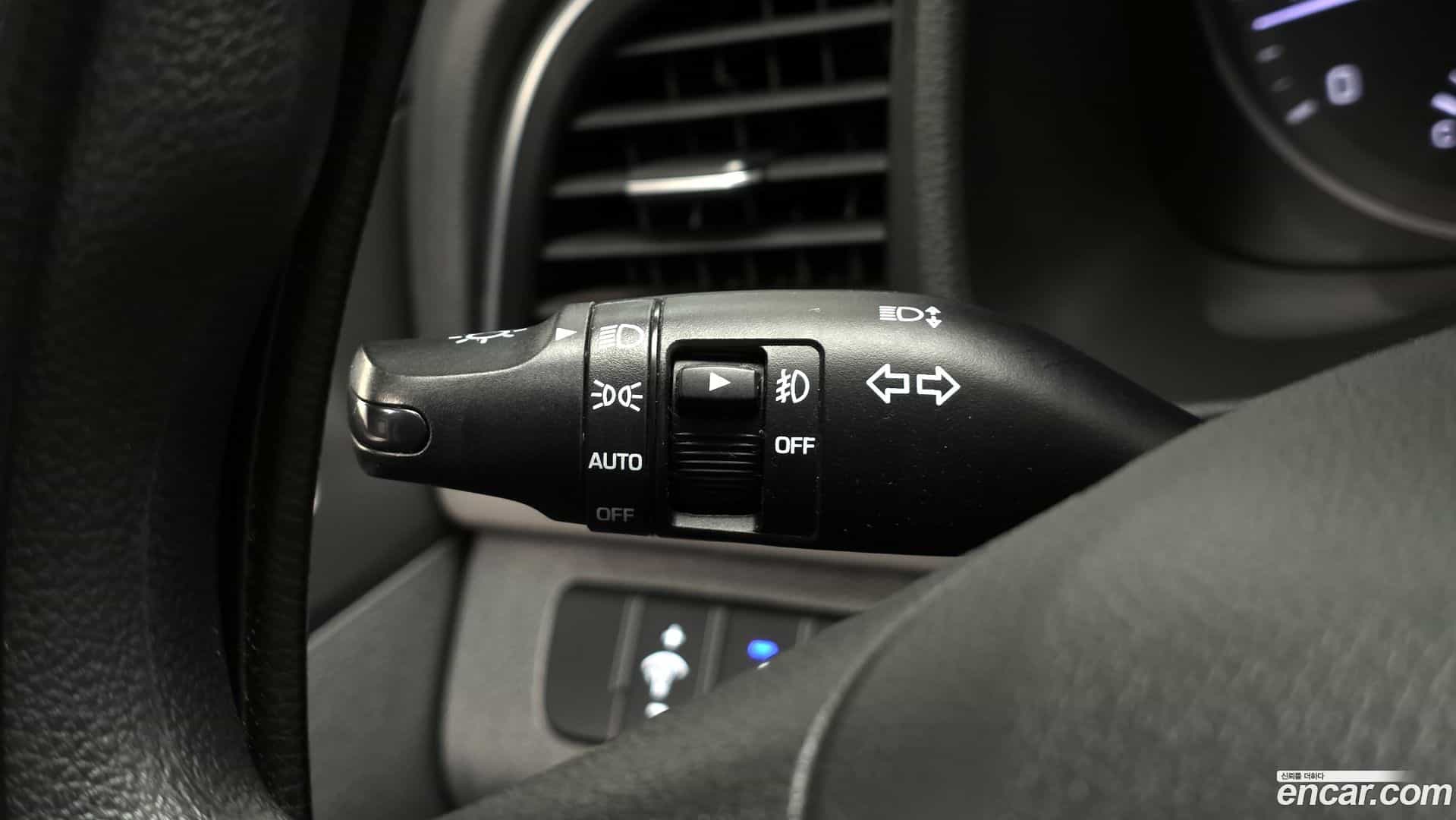 AVANTE Hyundai 2018.0-OPTION-022