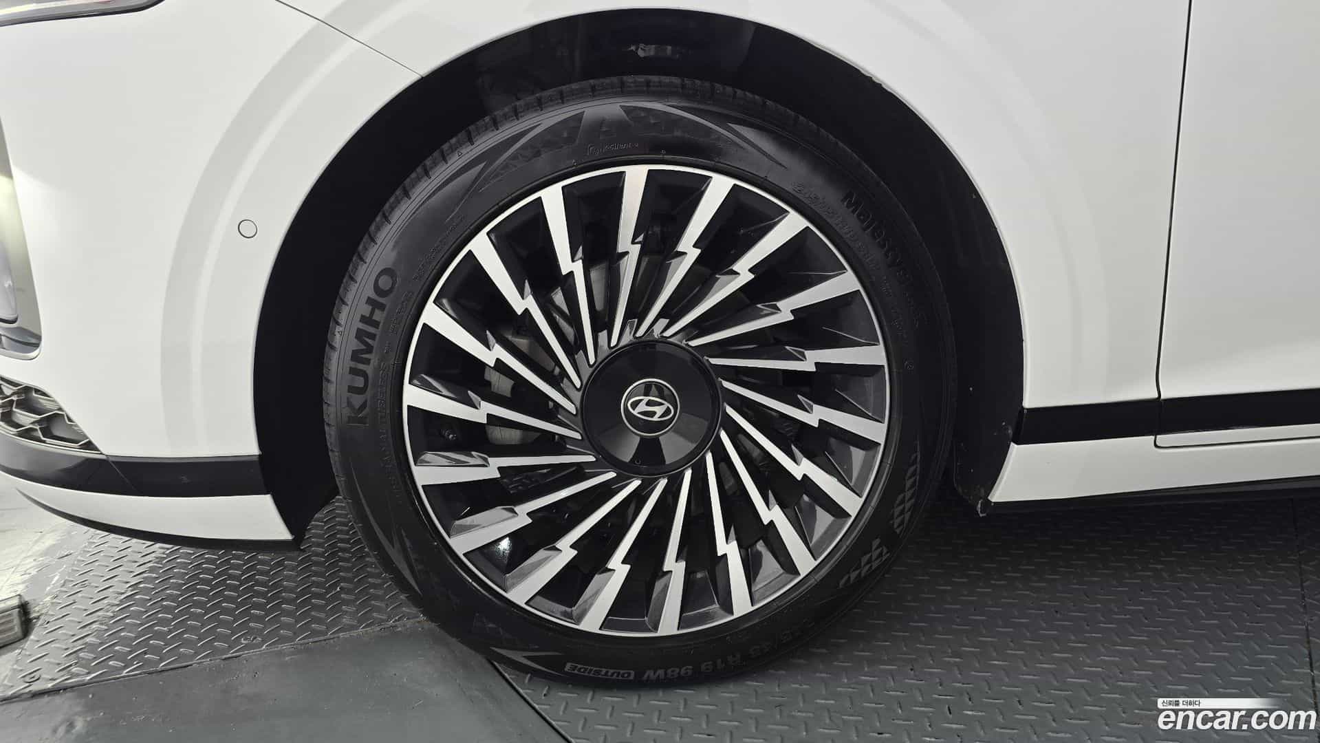 Grandeur Hyundai 2022.11-OUTER-005