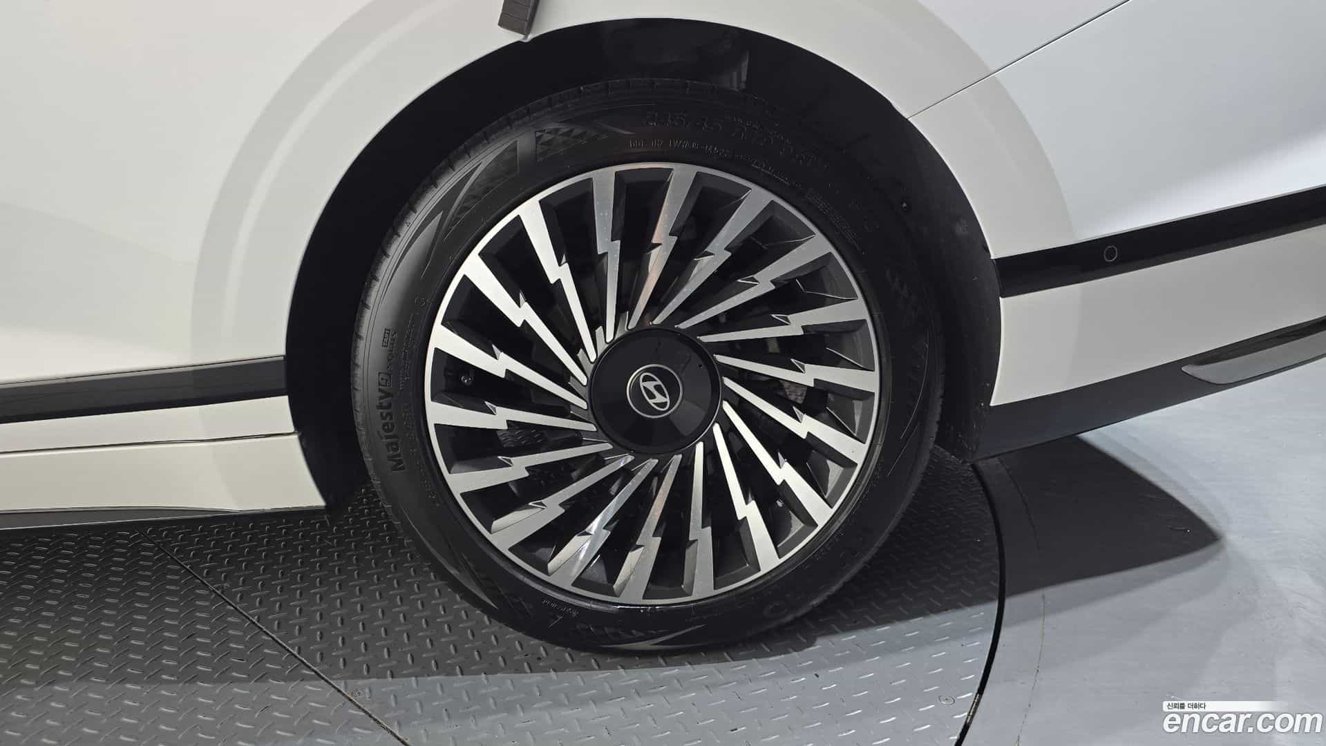 Grandeur Hyundai 2022.11-OUTER-031