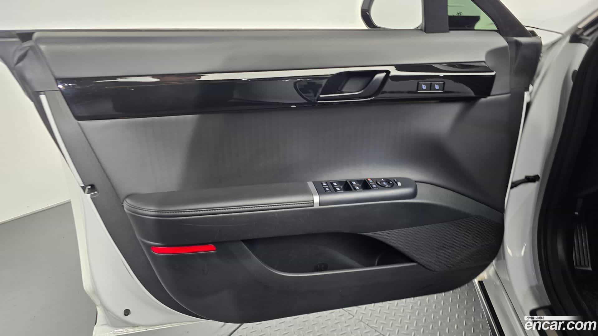 Grandeur Hyundai 2022.11-INNER-034