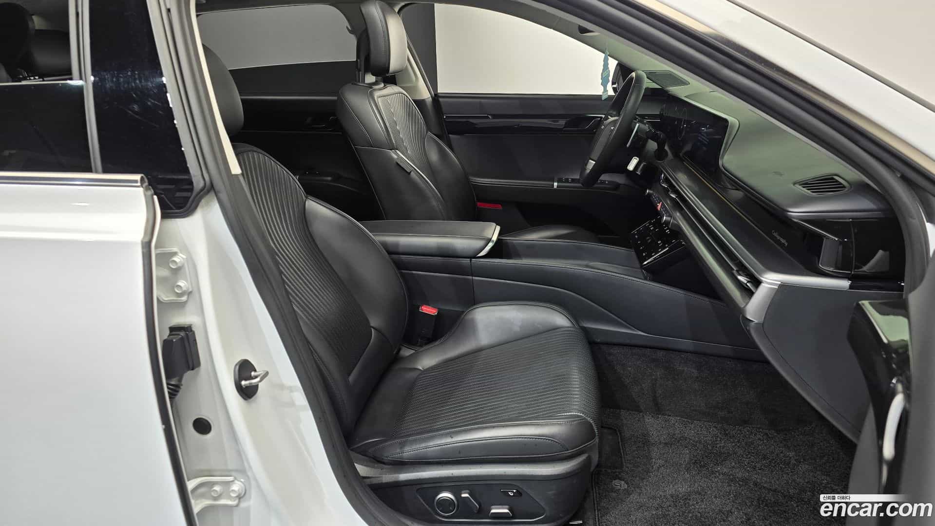 Grandeur Hyundai 2022.11-INNER-036