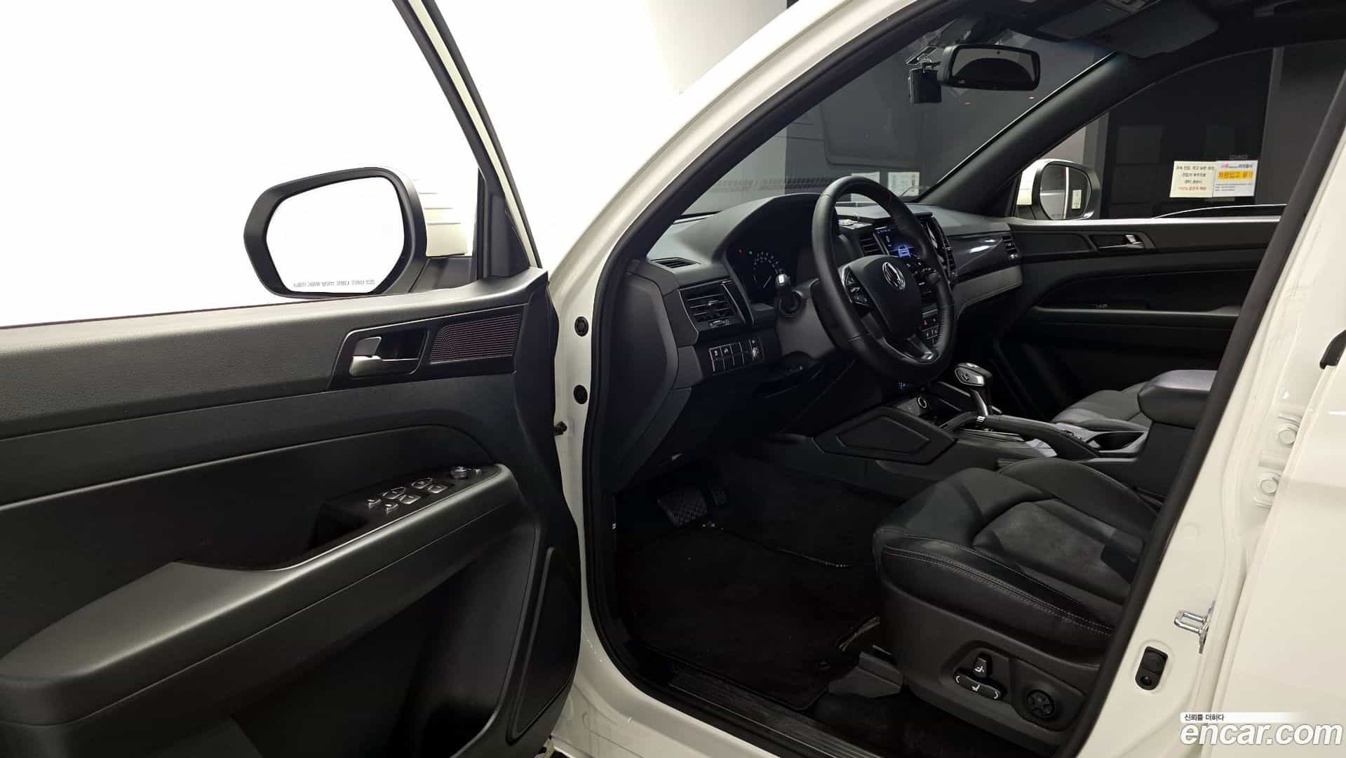 Rexton KG Mobility 2020.4-INNER-010