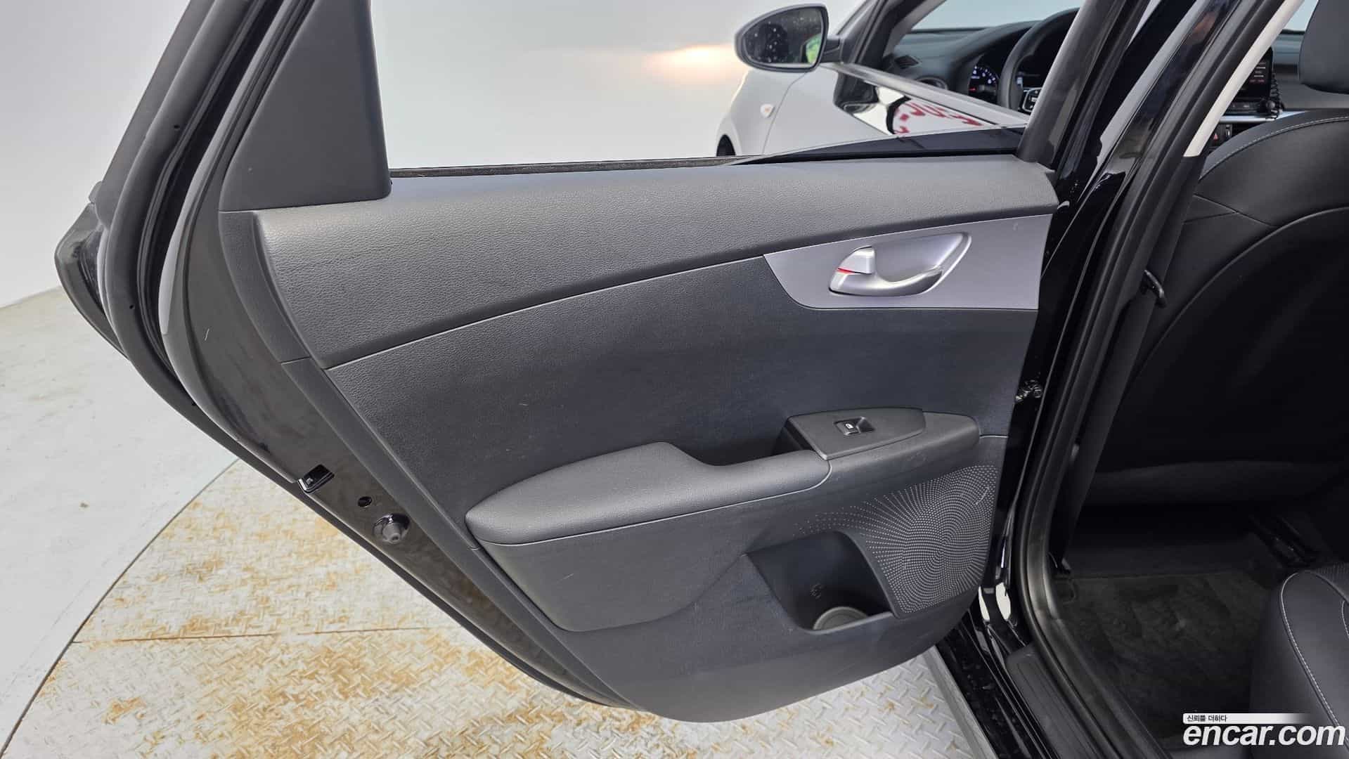 K3 Kia 2023.4-INNER-035
