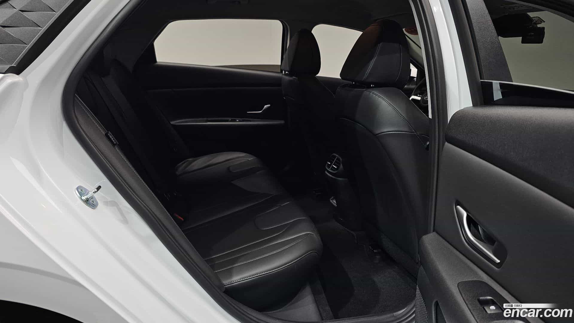AVANTE Hyundai 2025.7-OPTION-015