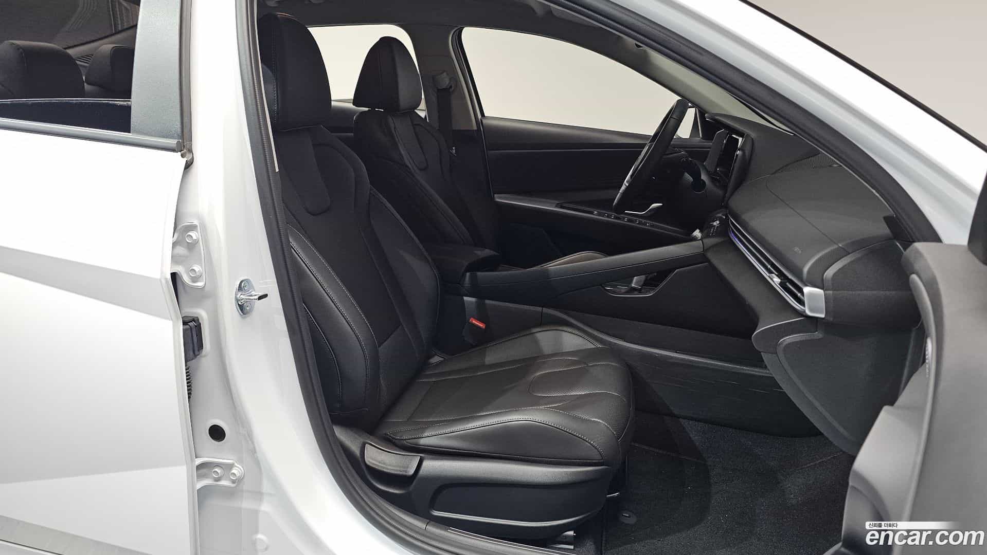 AVANTE Hyundai 2025.7-OPTION-016
