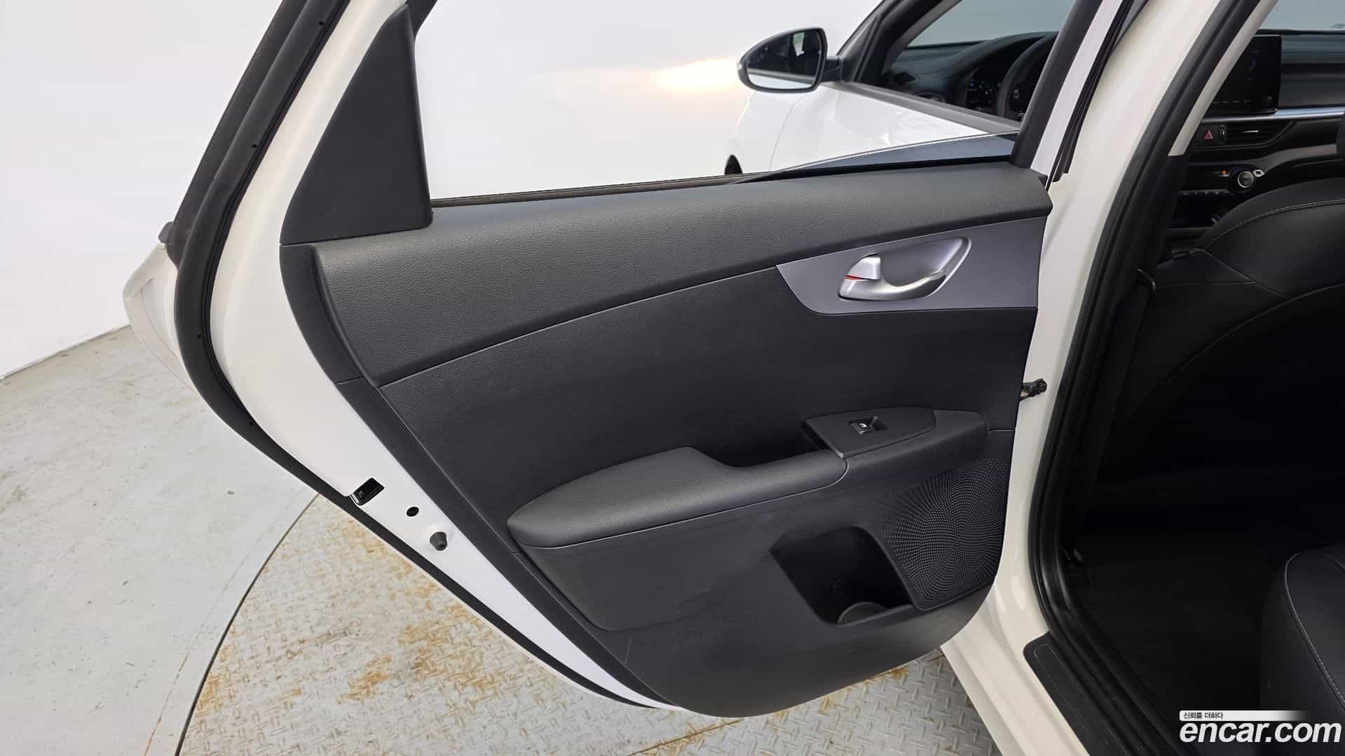 K3 Kia 2023.10-INNER-035