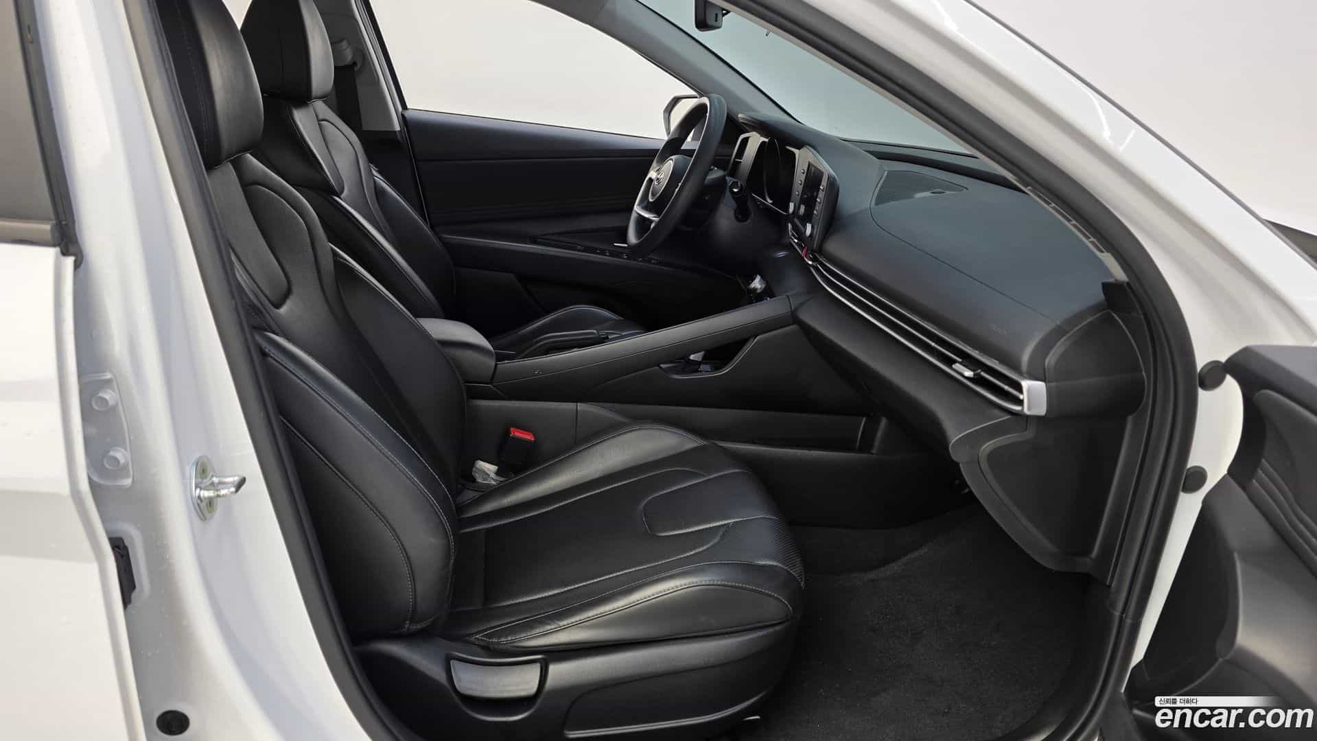 AVANTE Hyundai 2022.9-INNER-036
