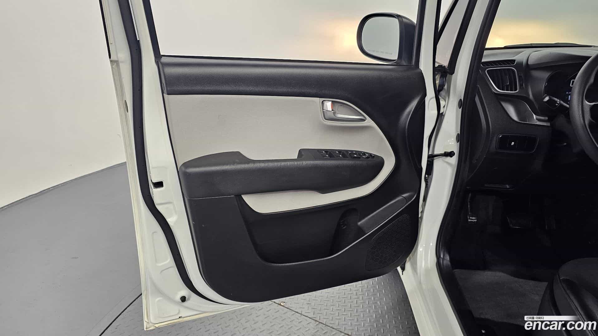 RAY Kia 2022.1-INNER-034