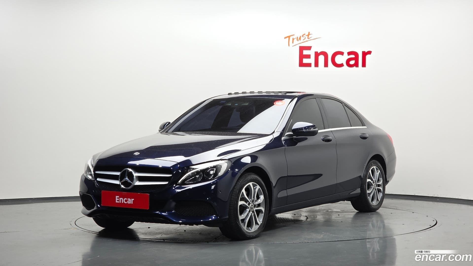 Main__Slider__Photo:C-Class Mercedes-Benz 2017.6-0