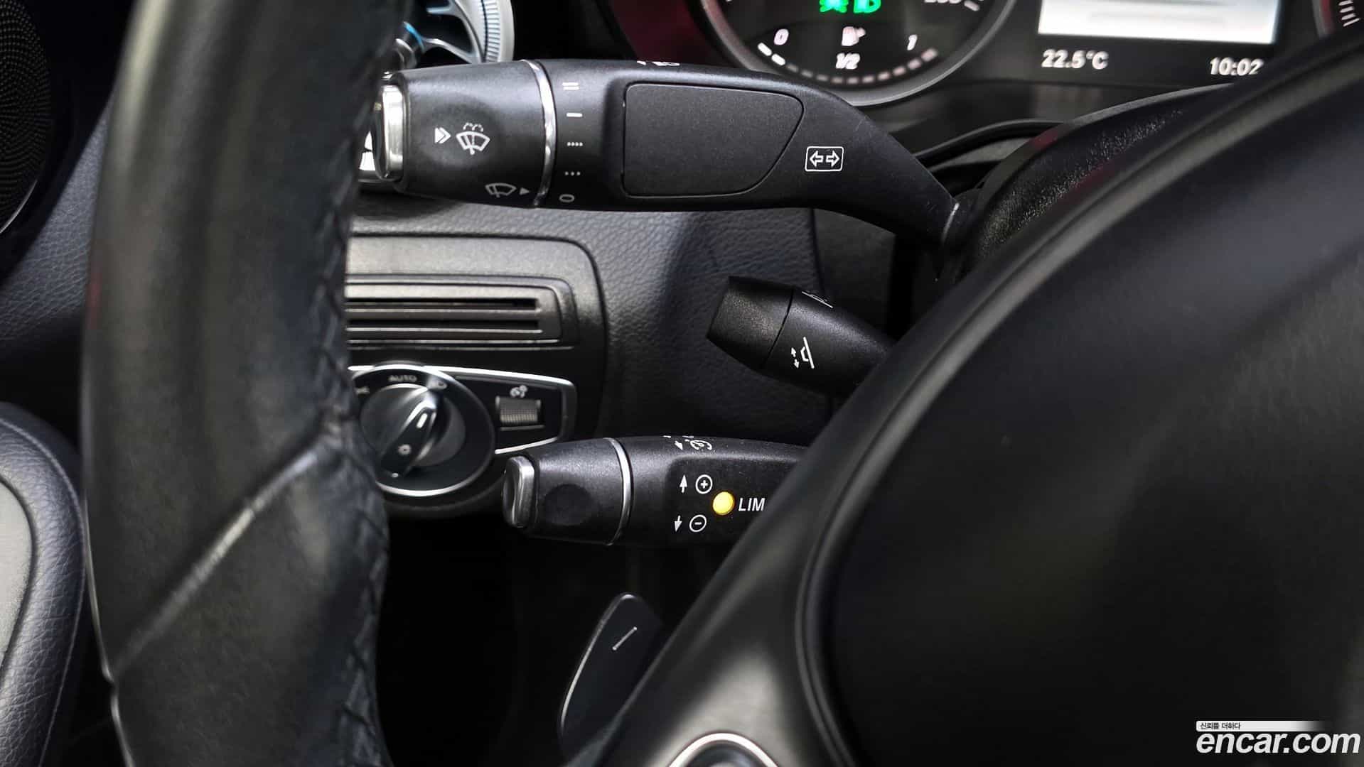 C-Class Mercedes-Benz 2017.6-OPTION-021