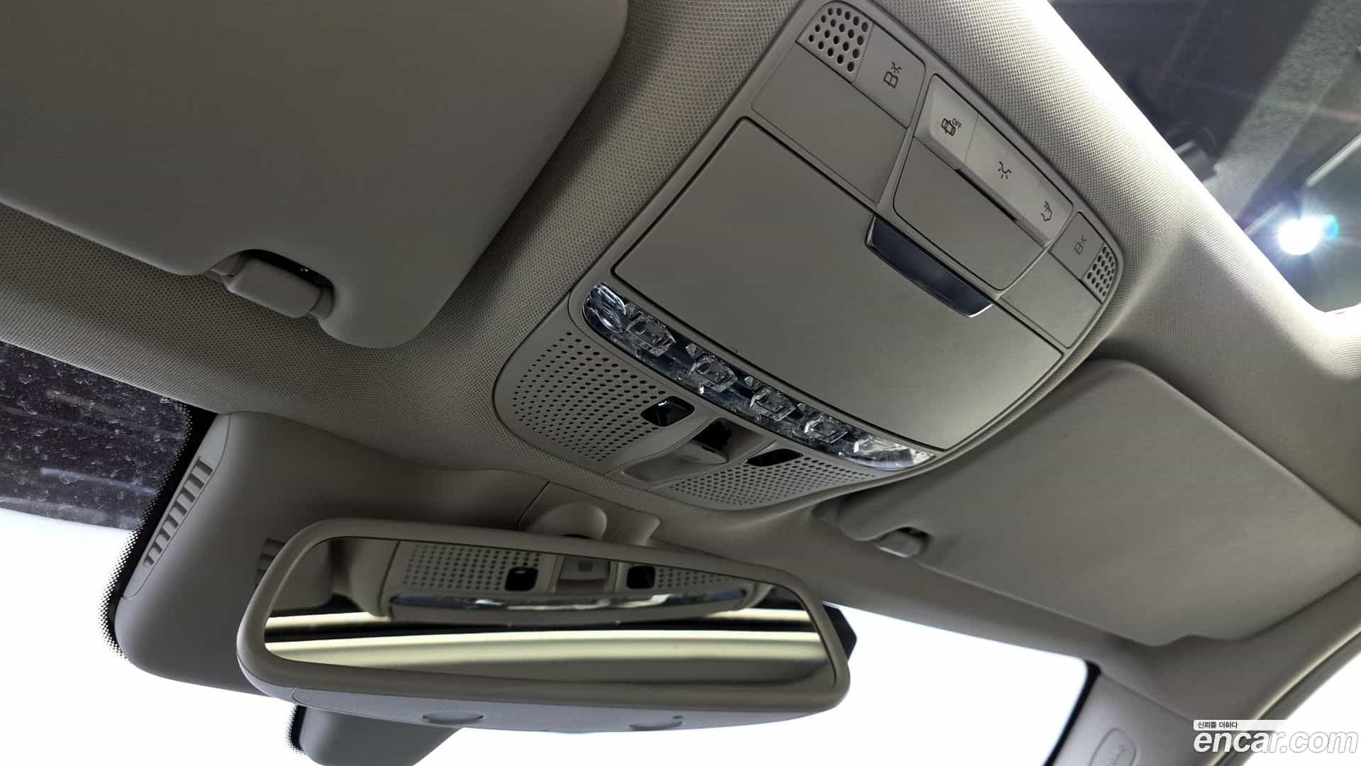 C-Class Mercedes-Benz 2017.6-OPTION-022