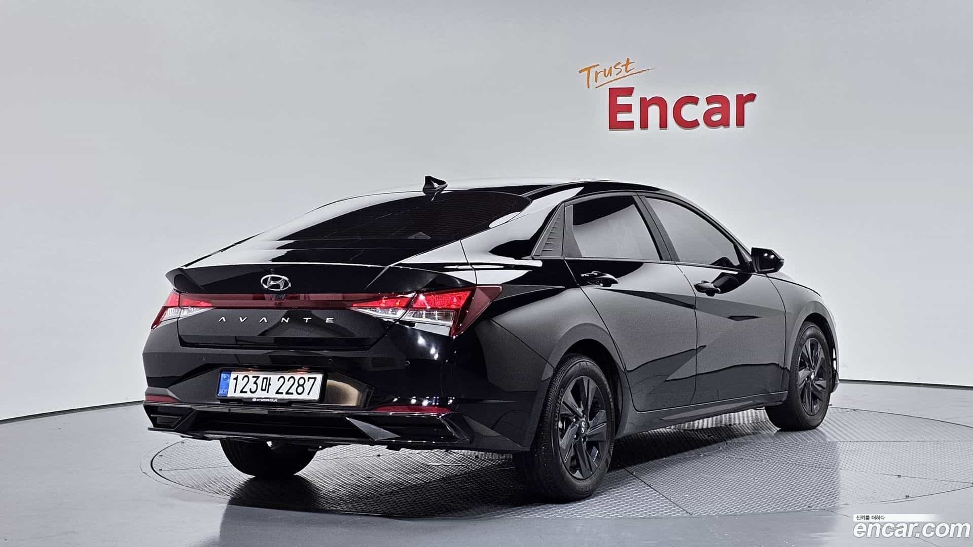 AVANTE Hyundai 2022.4-OUTER-002