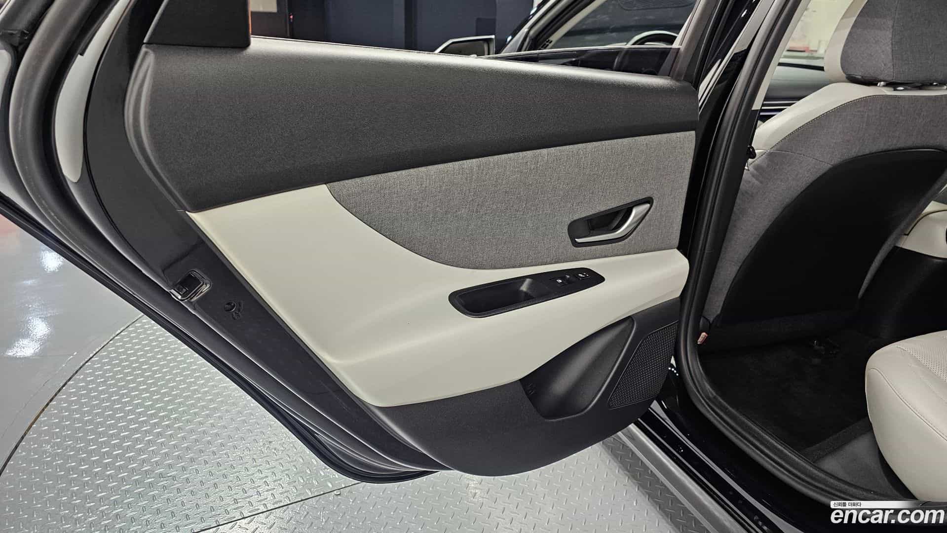 AVANTE Hyundai 2022.4-INNER-035