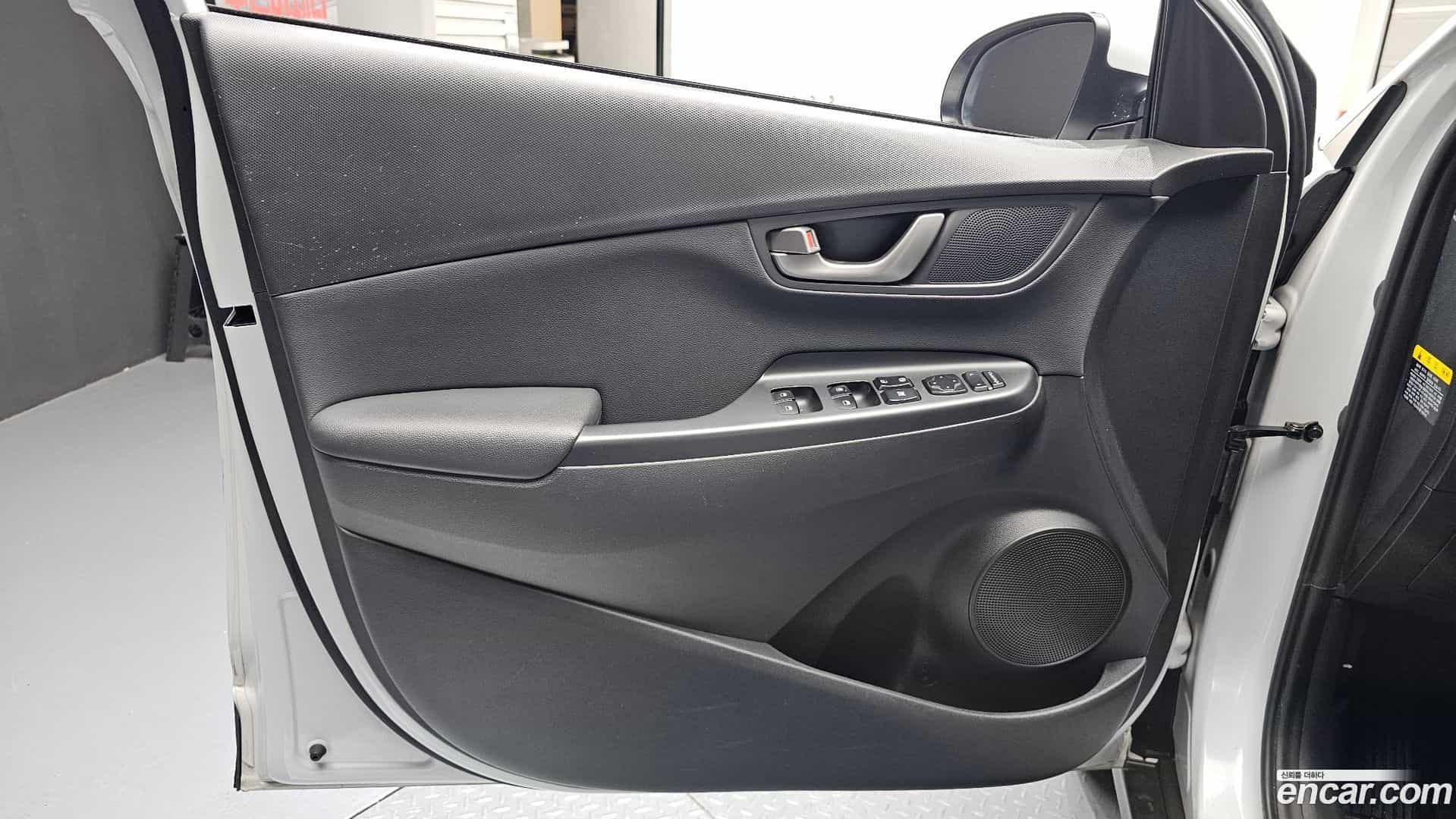 Kona Hyundai 2018.8-INNER-034