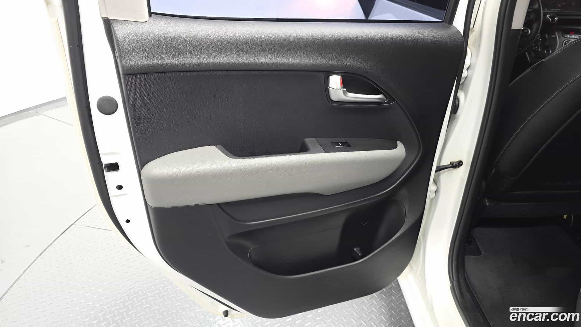 RAY Kia 2023.3-INNER-035