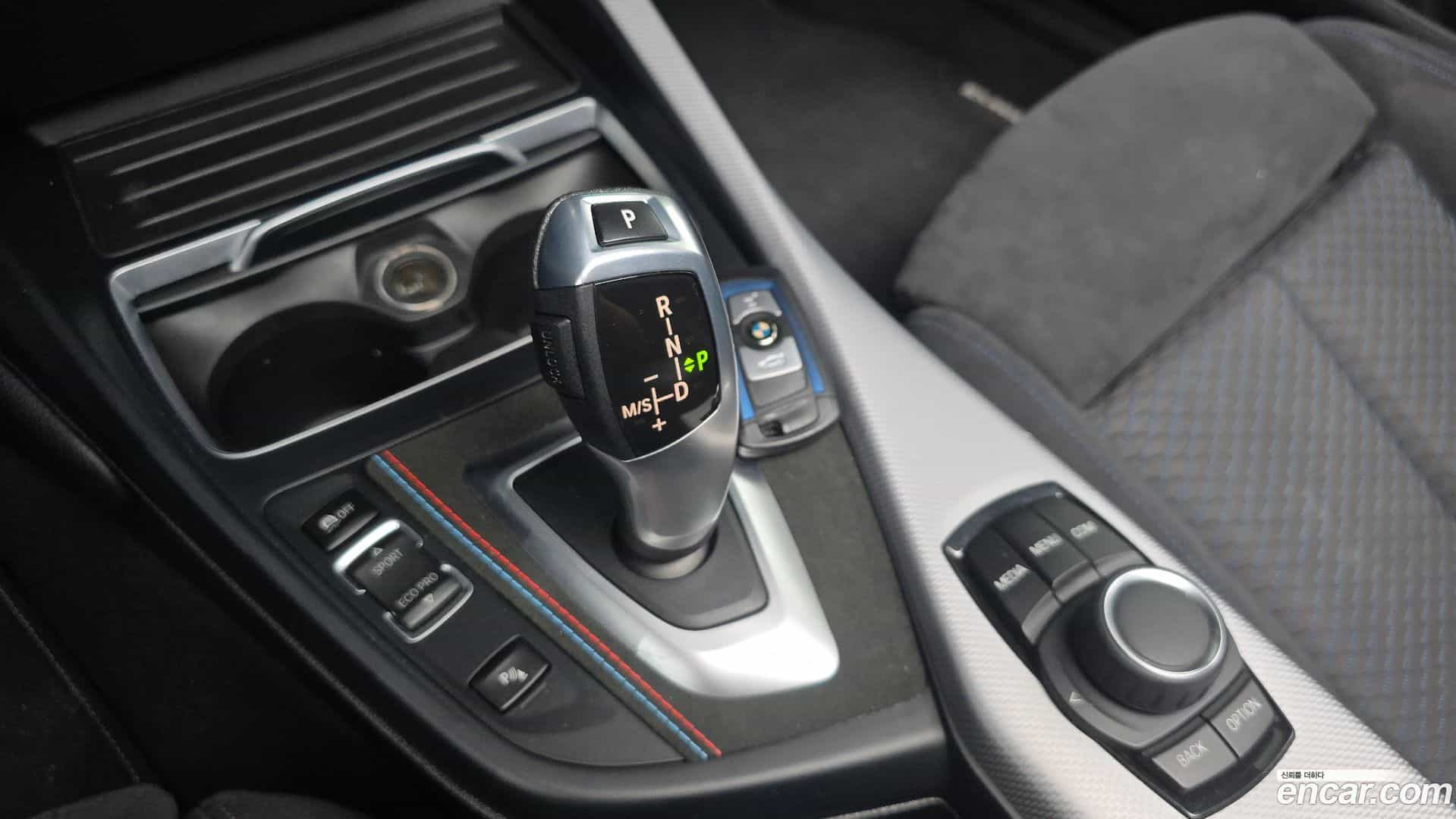 1-Series BMW 2017.10-INNER-009