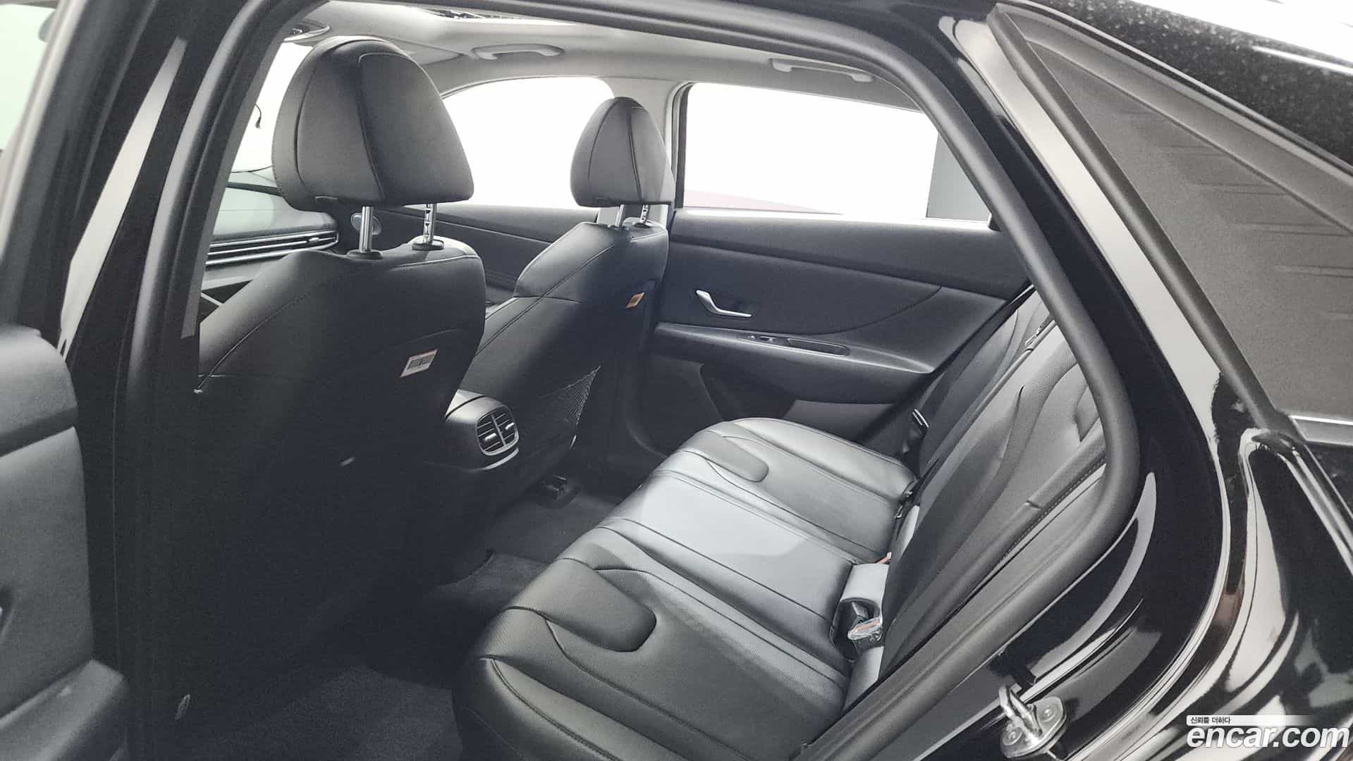 AVANTE Hyundai 2022.4-OPTION-015