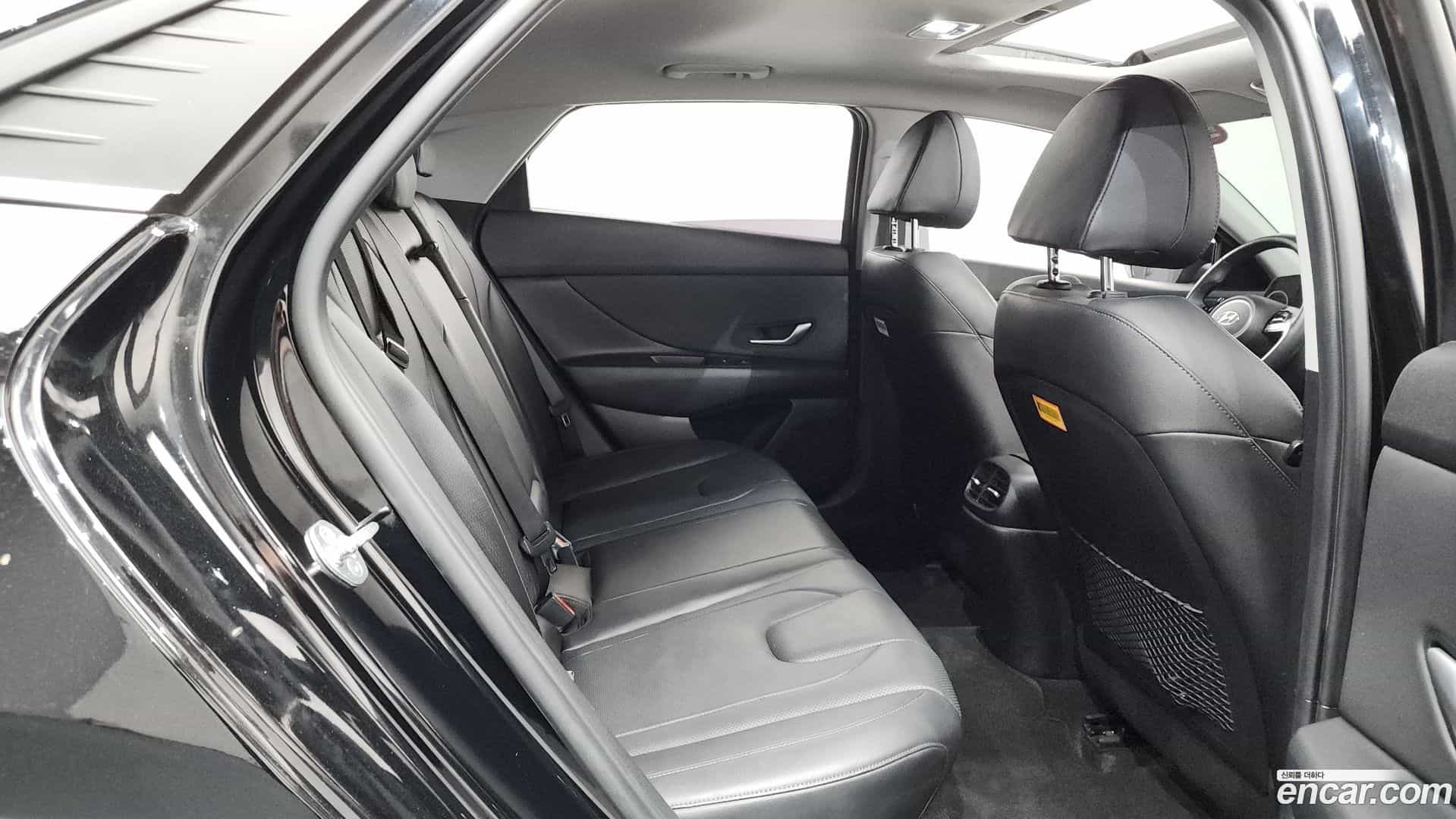 AVANTE Hyundai 2022.4-OPTION-016