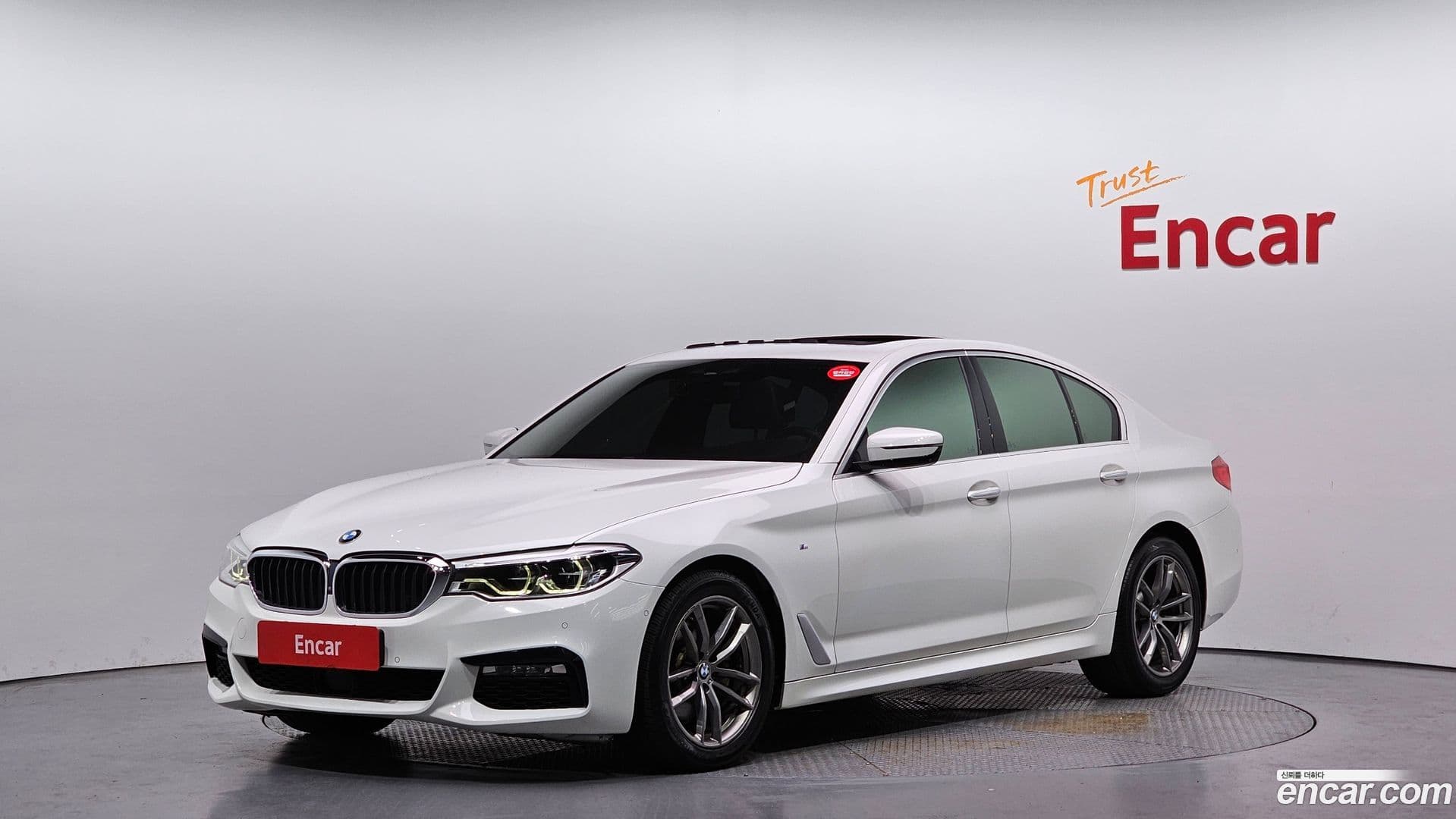 Main__Slider__Photo:5-Series BMW 2018.4-0