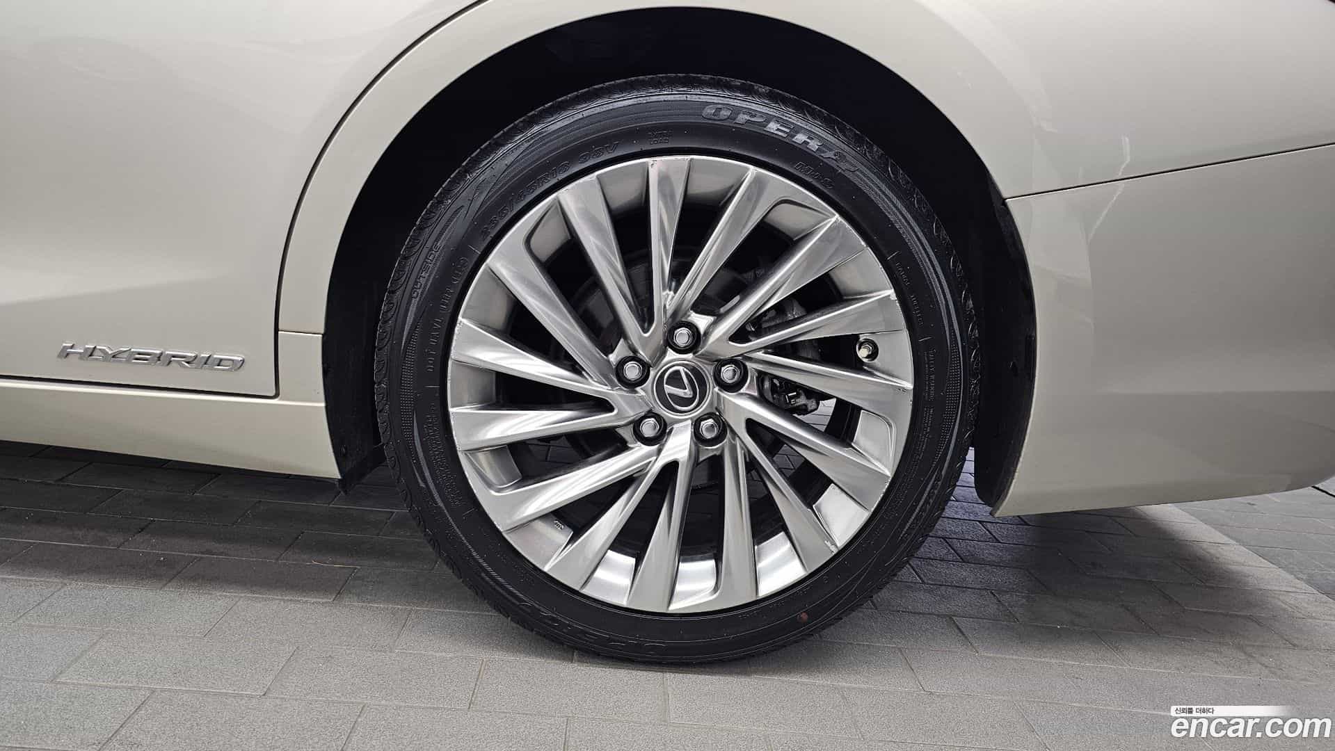 ES Lexus 2018.11-OUTER-031