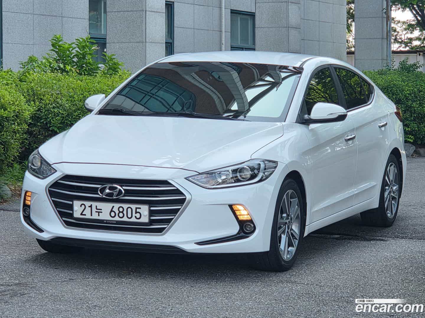 AVANTE Hyundai 2018.2-OUTER-001