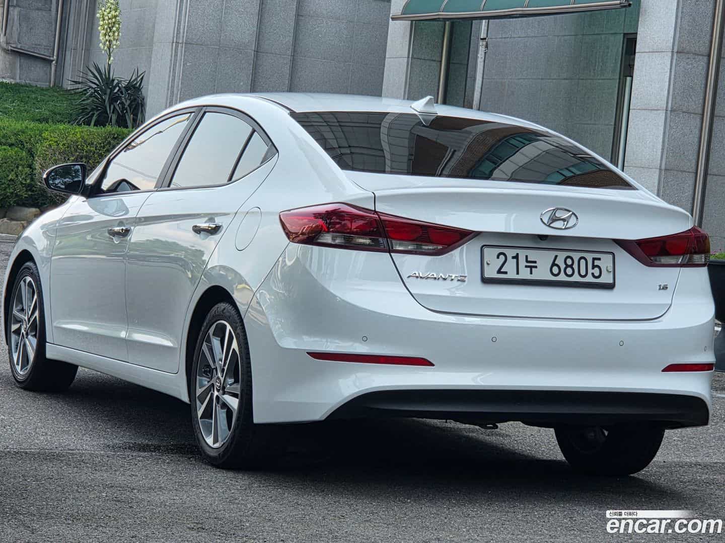 AVANTE Hyundai 2018.2-OUTER-006