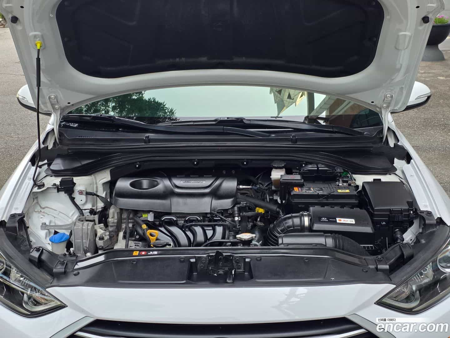 AVANTE Hyundai 2018.2-INNER-009