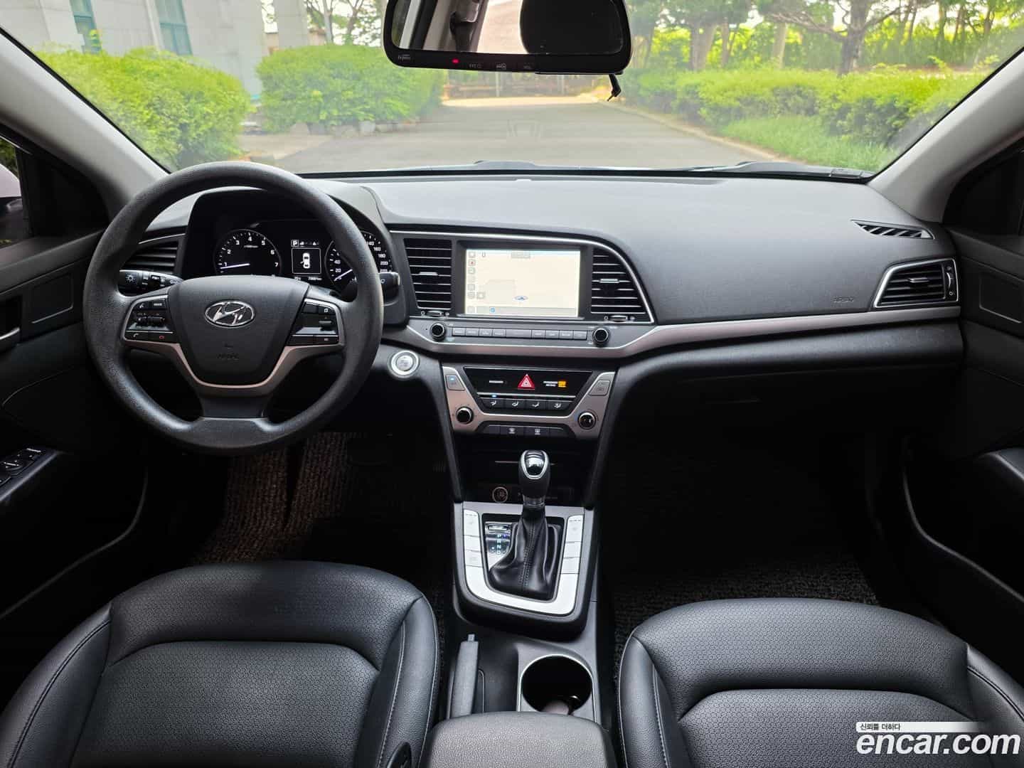 AVANTE Hyundai 2018.2-INNER-010
