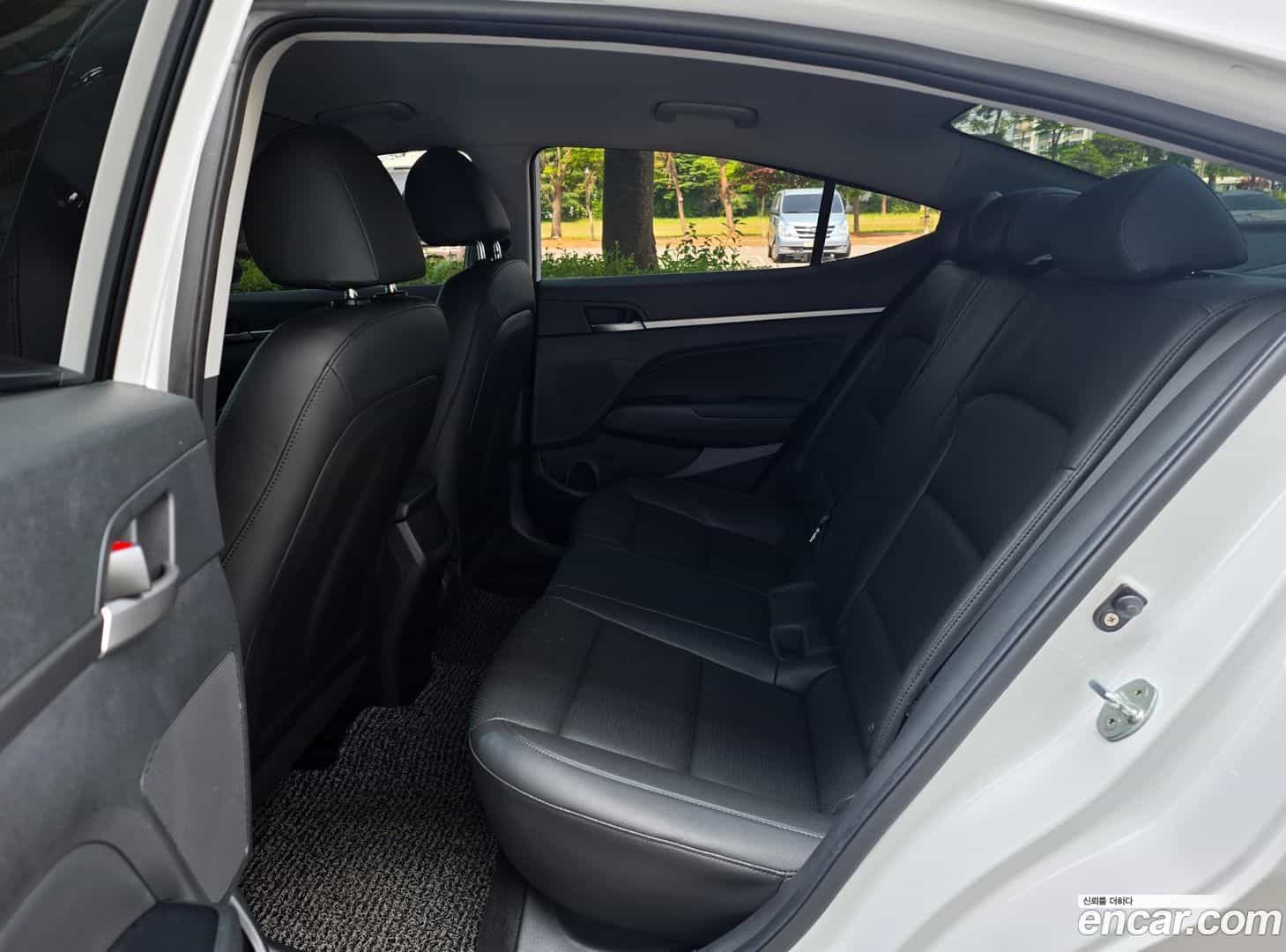 AVANTE Hyundai 2018.2-OPTION-016