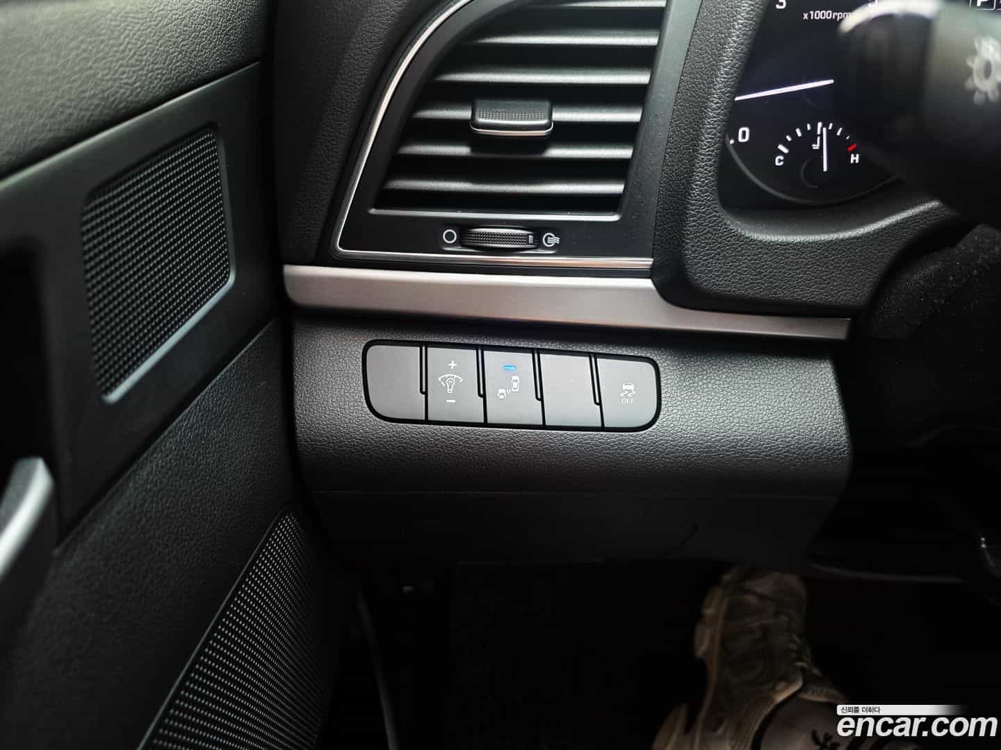 AVANTE Hyundai 2018.2-OPTION-018