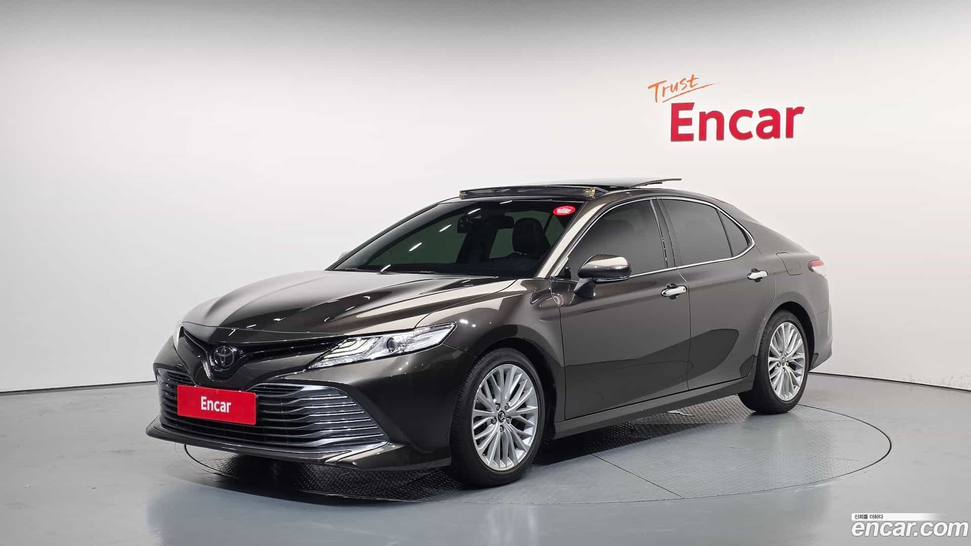 Camry Toyota 2018.8-OUTER-001