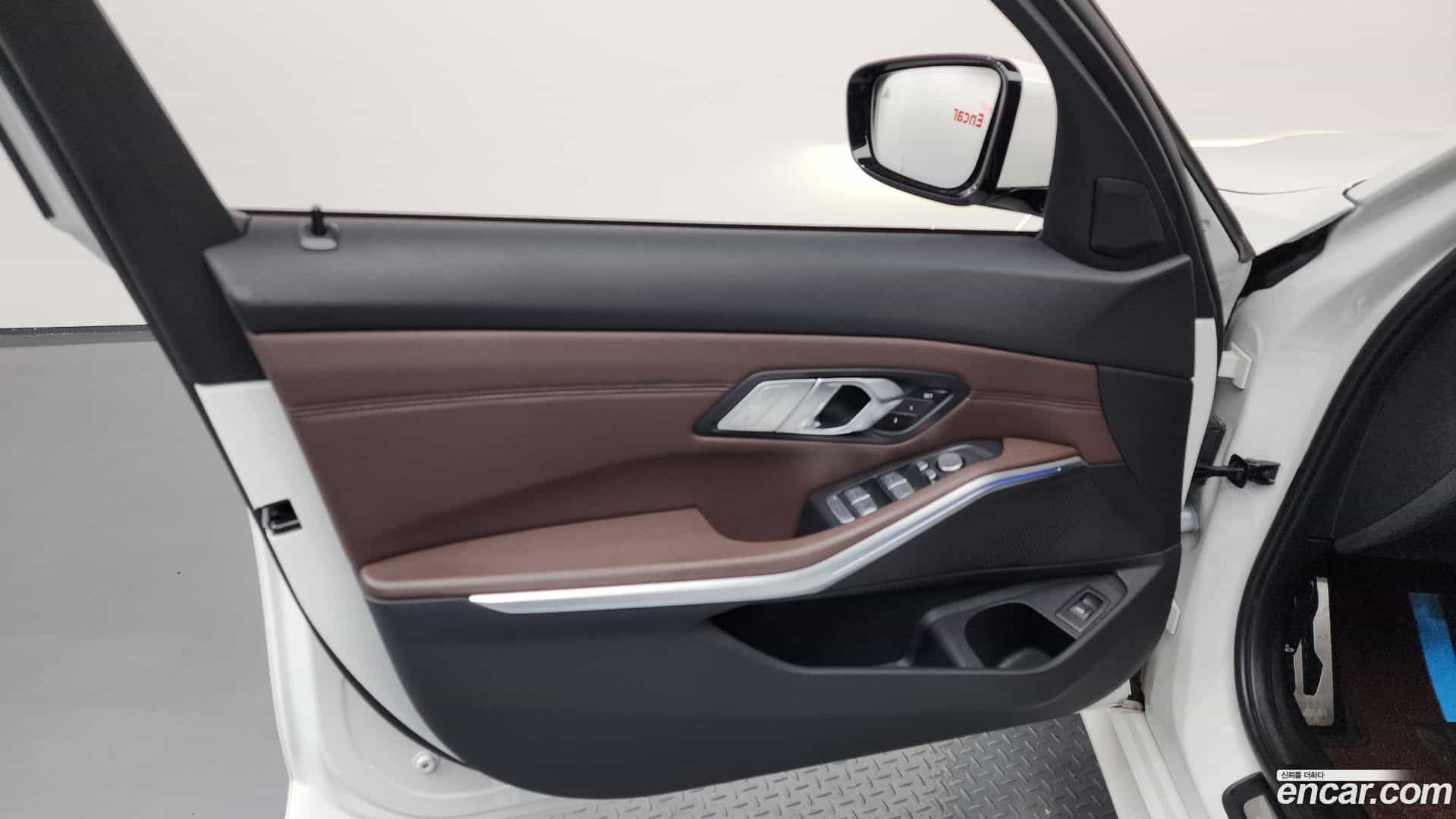 3-Series BMW 2022.3-INNER-034