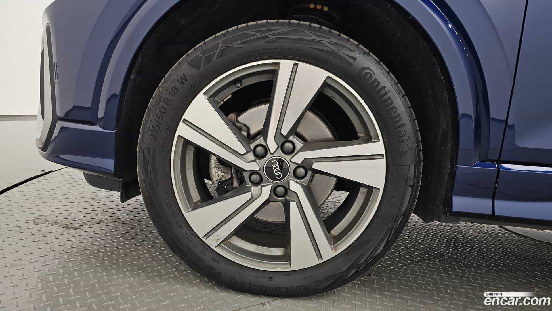 Q2 Audi 2023.11-OUTER-005