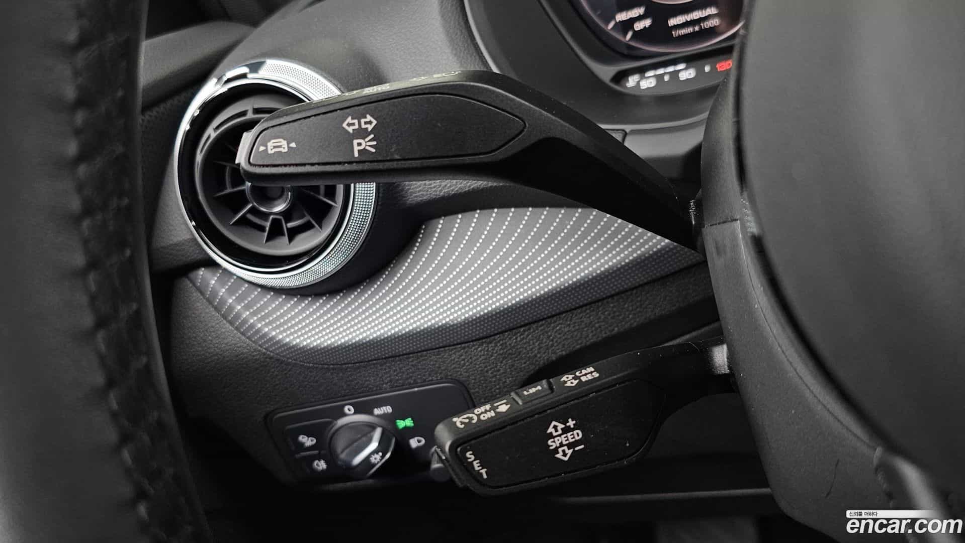 Q2 Audi 2023.11-OPTION-024