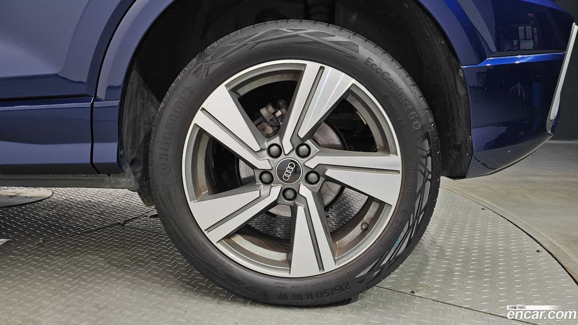 Q2 Audi 2023.11-OUTER-031