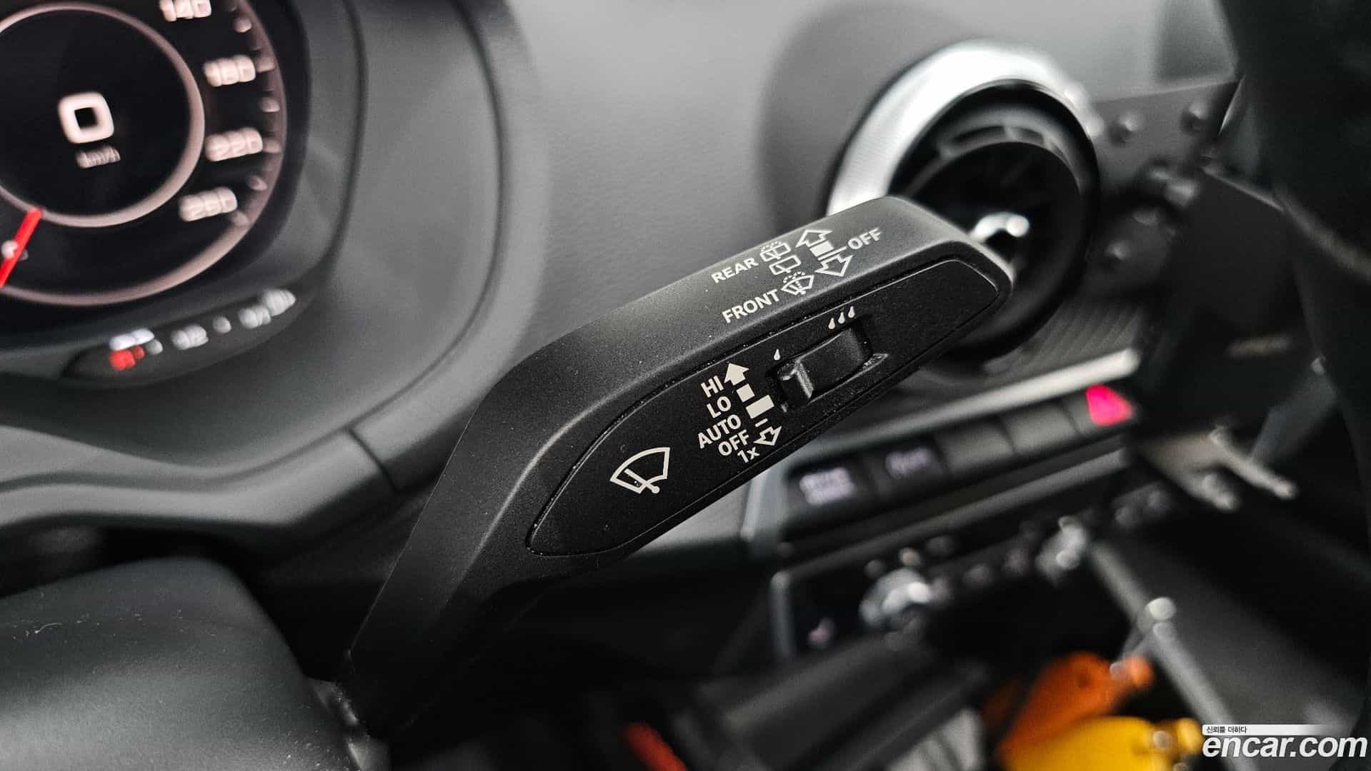 Q2 Audi 2023.11-OPTION-040