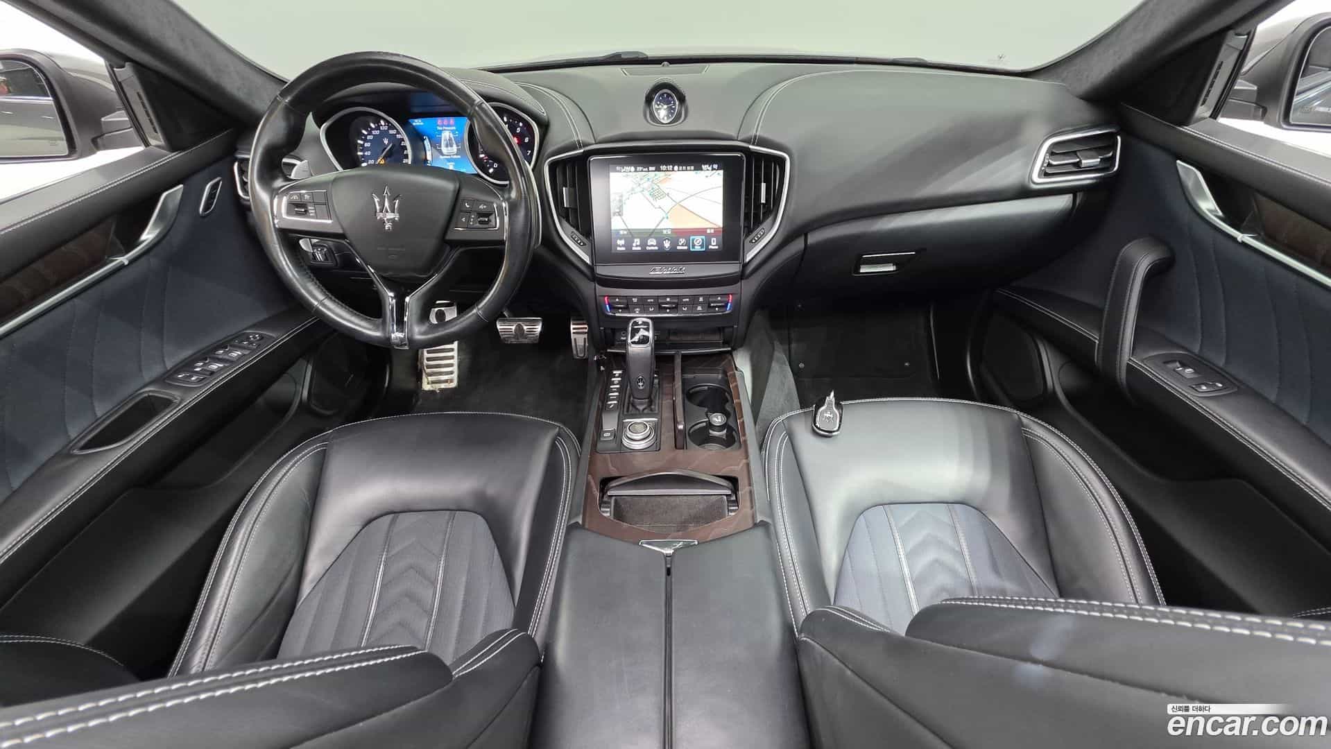 Ghibli Maserati 2020.11-INNER-007